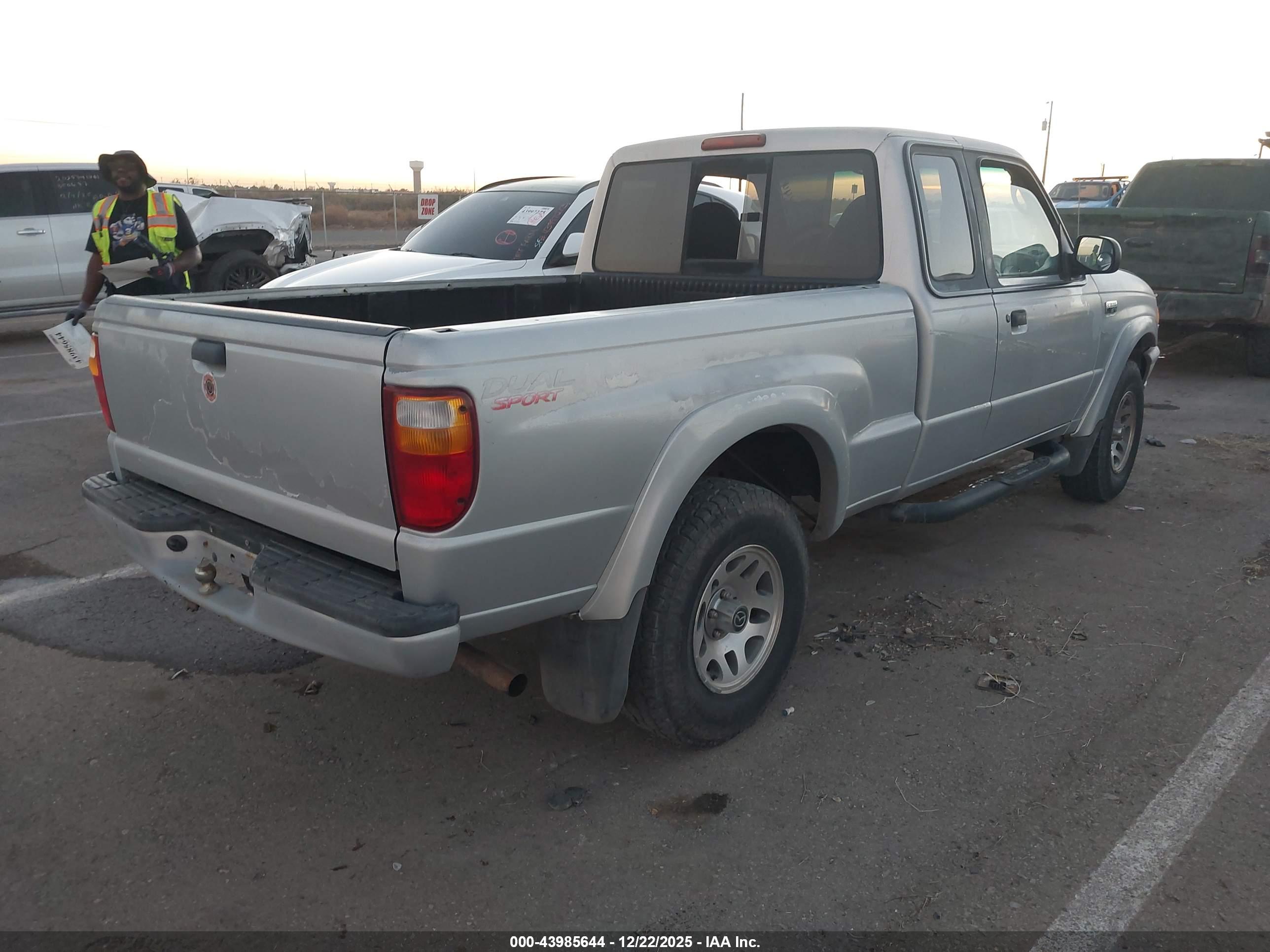 MAZDA B3000 image 4