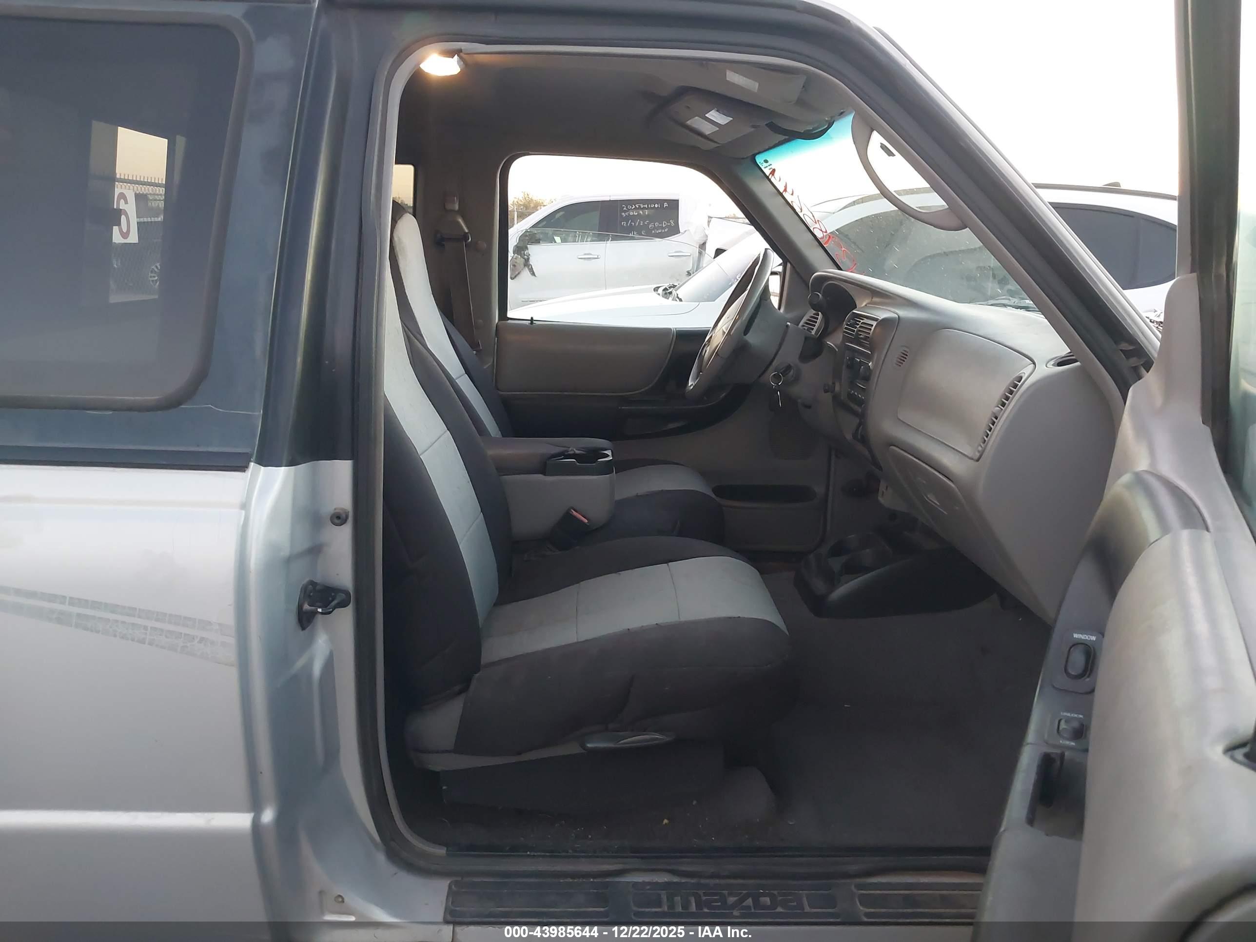MAZDA B3000 image 5