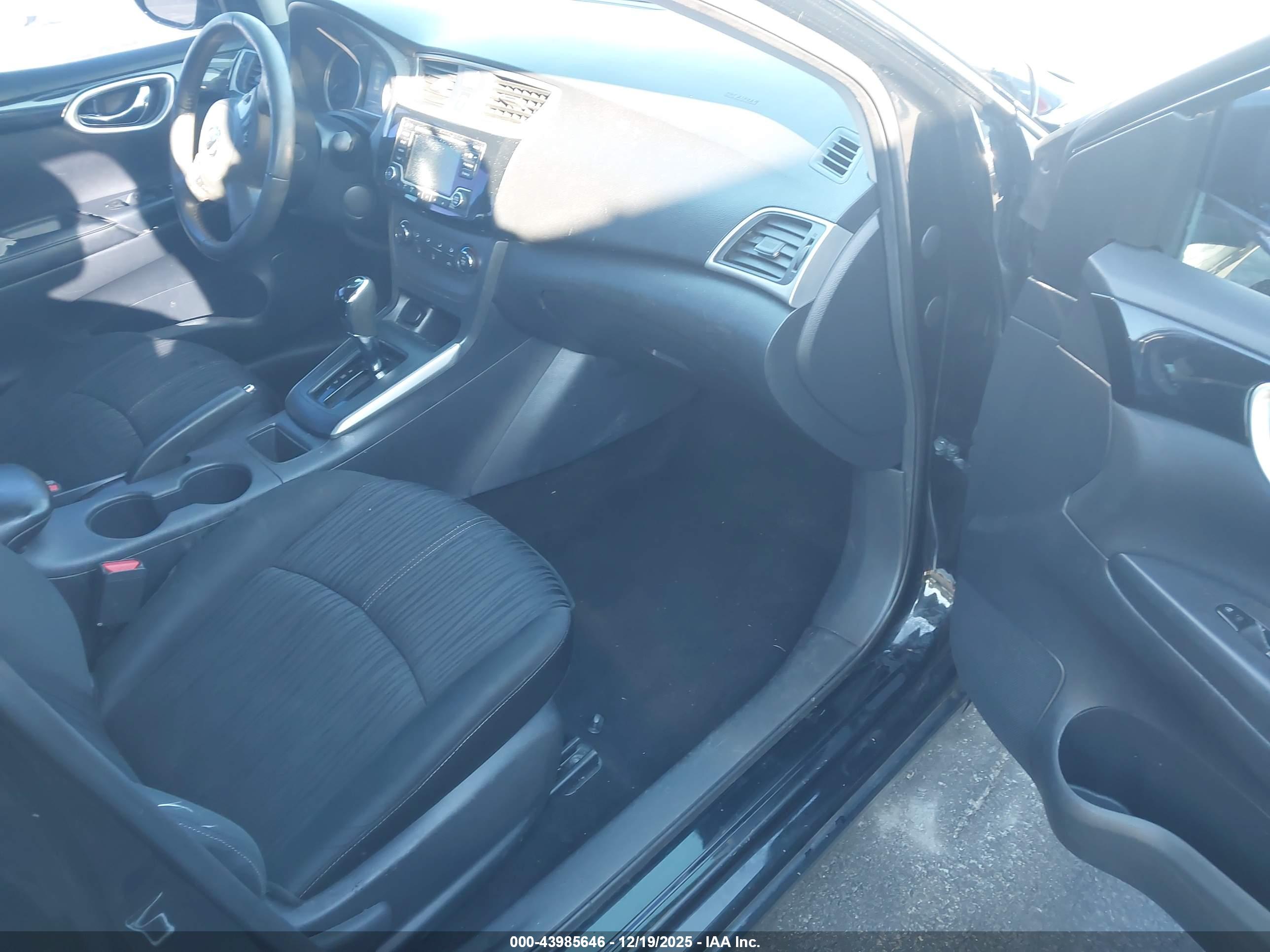 NISSAN SENTRA image 5