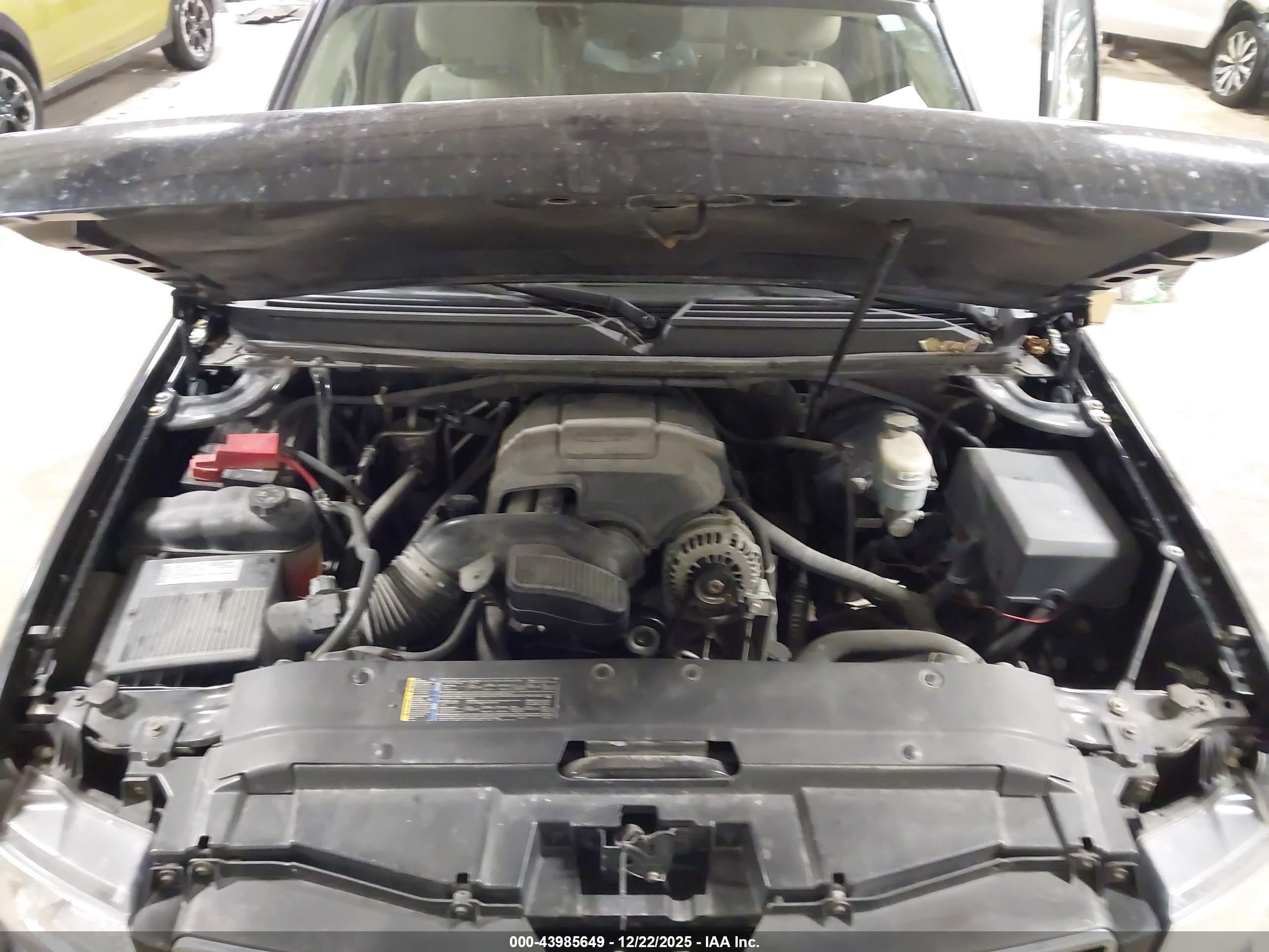 CHEVROLET TAHOE image 10