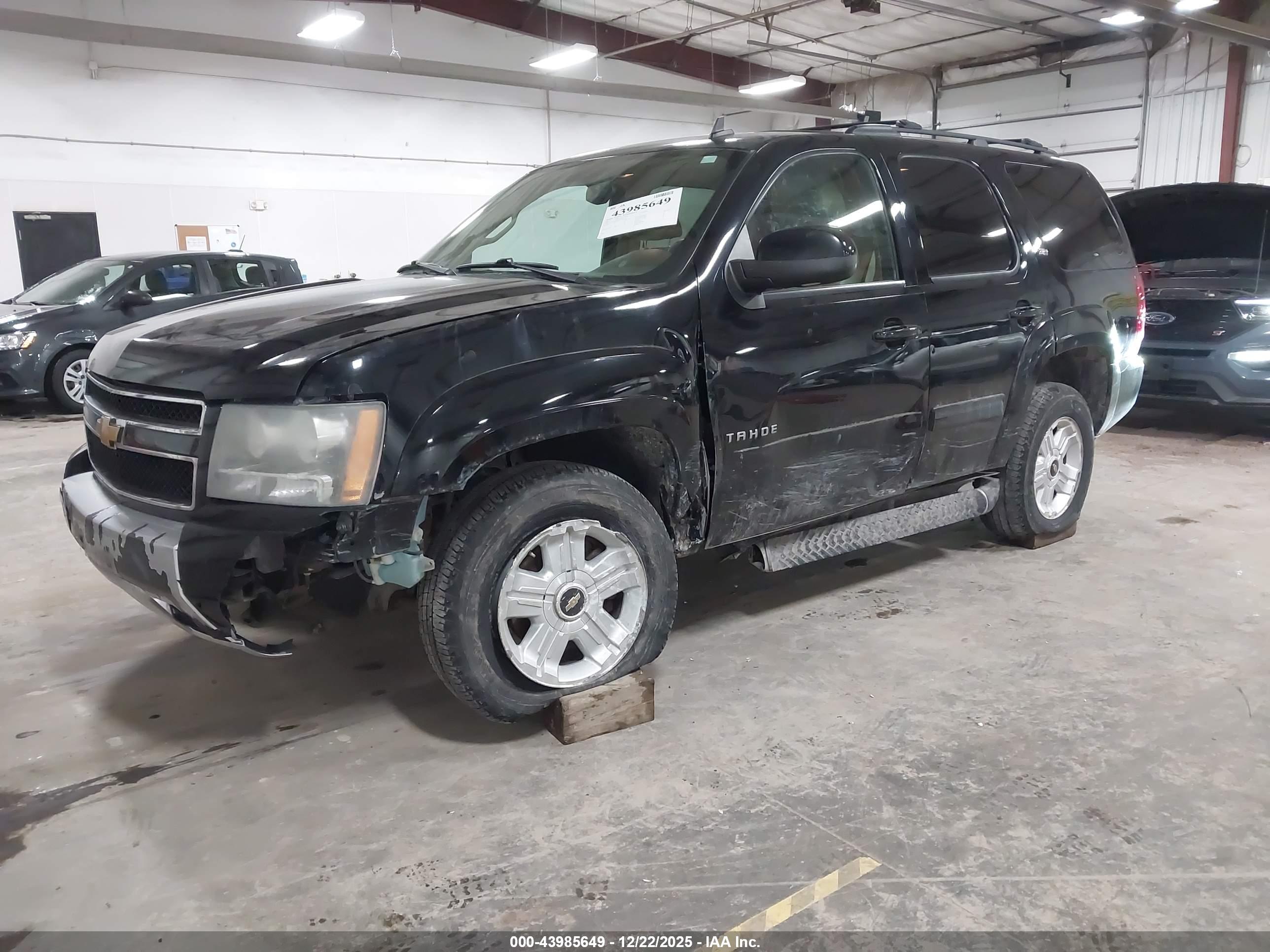 CHEVROLET TAHOE image 2