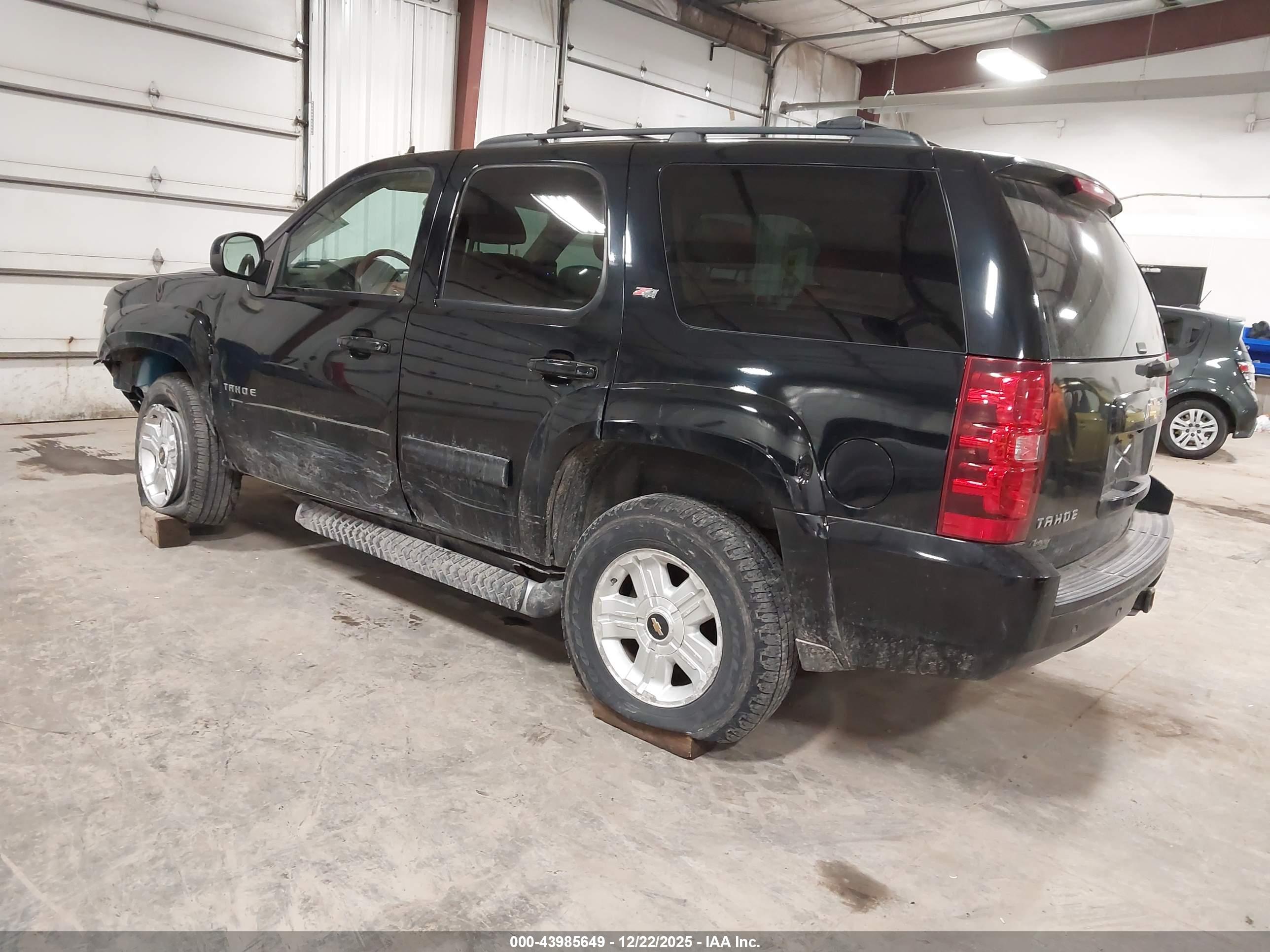 CHEVROLET TAHOE image 3