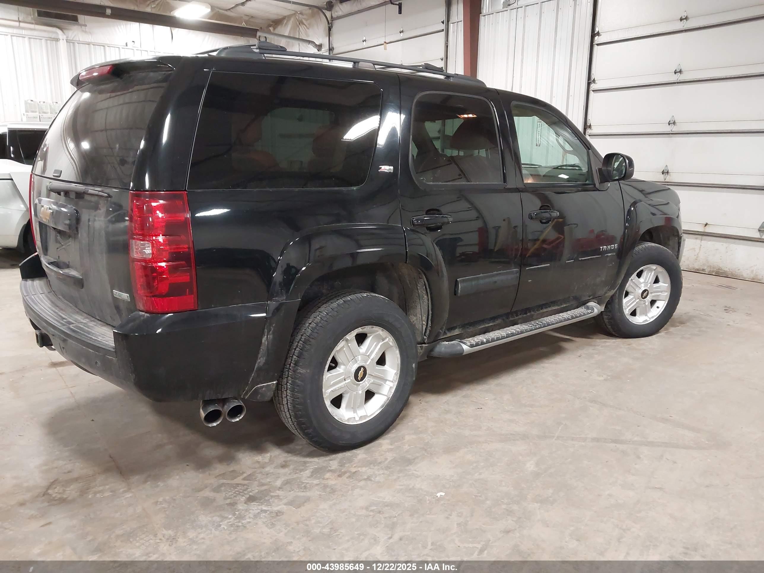 CHEVROLET TAHOE image 4