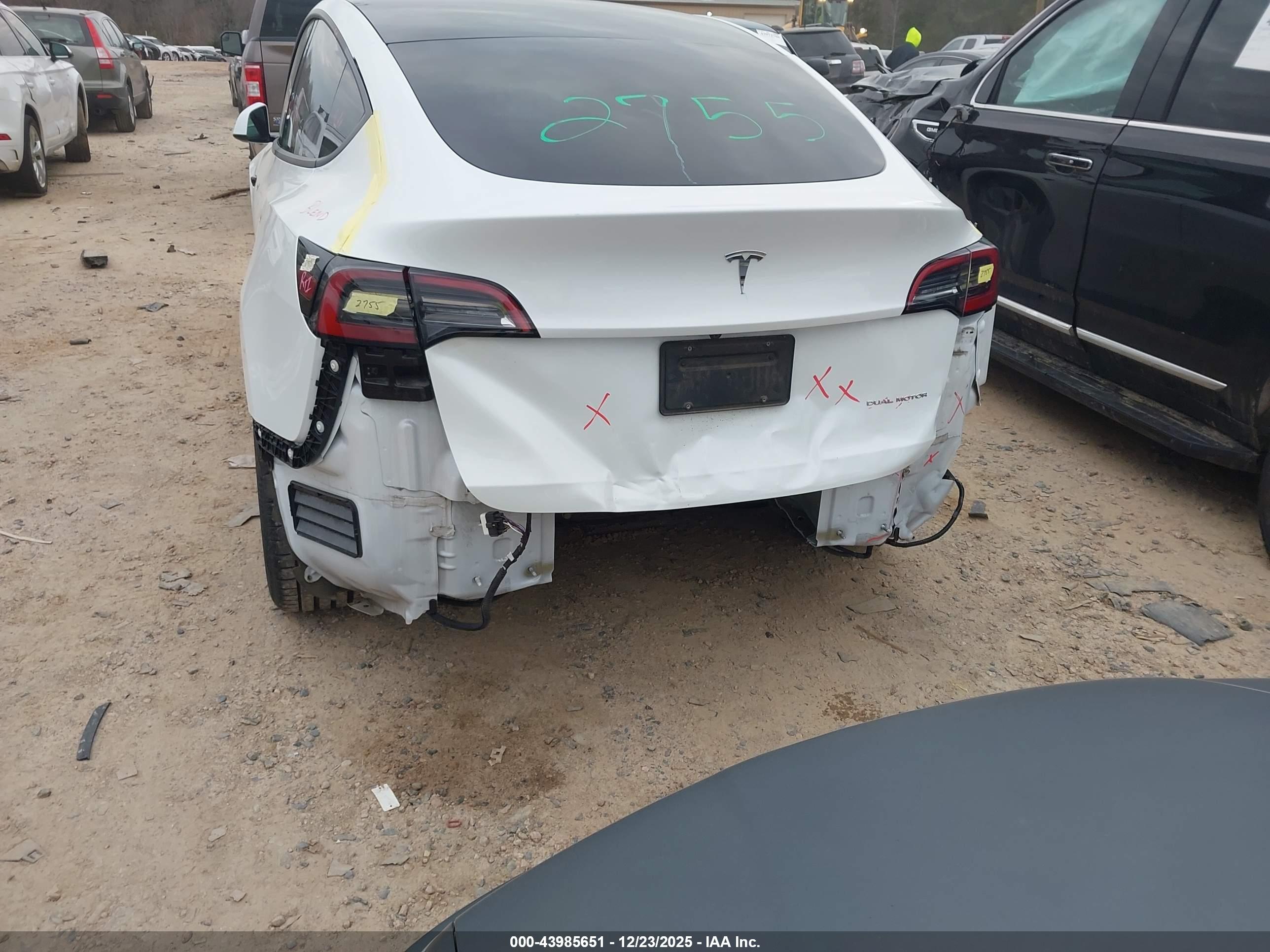 TESLA MODEL image 6
