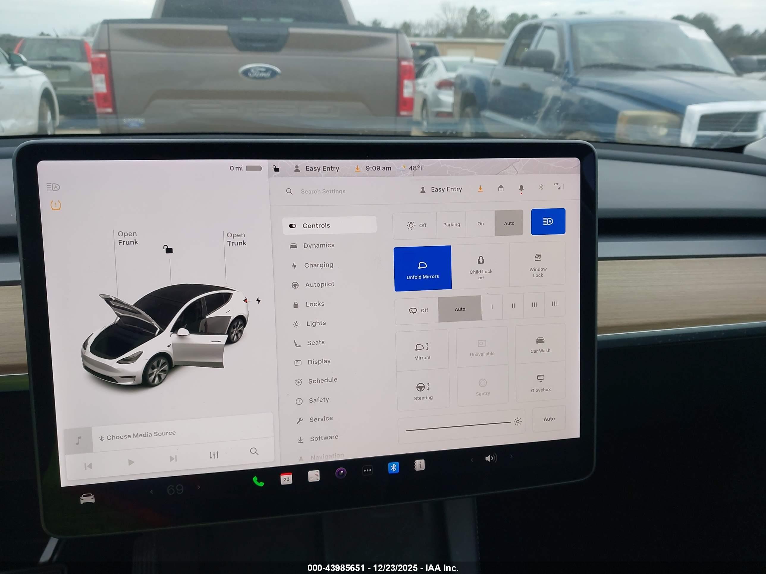 TESLA MODEL image 7