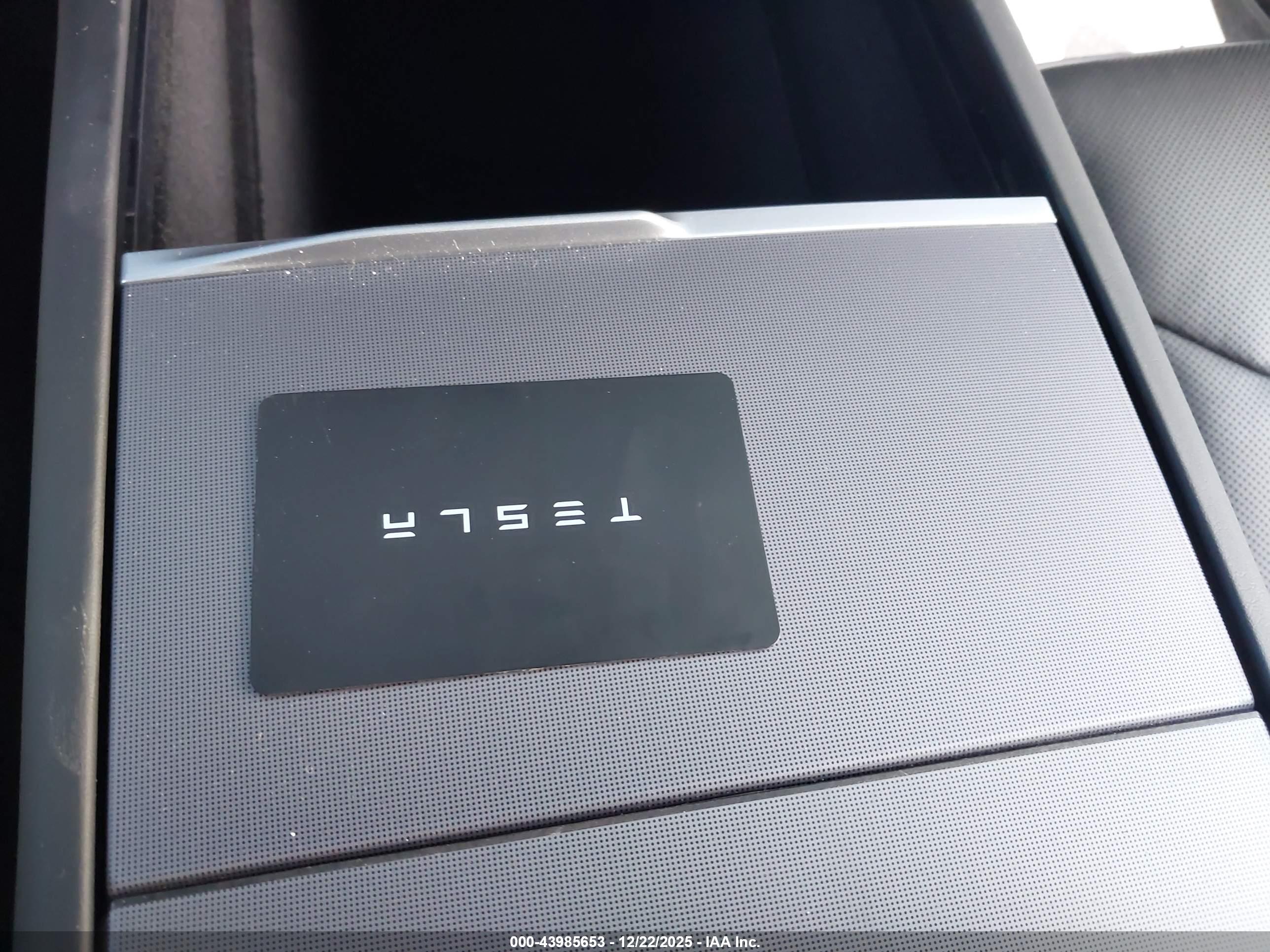 TESLA MODEL image 11