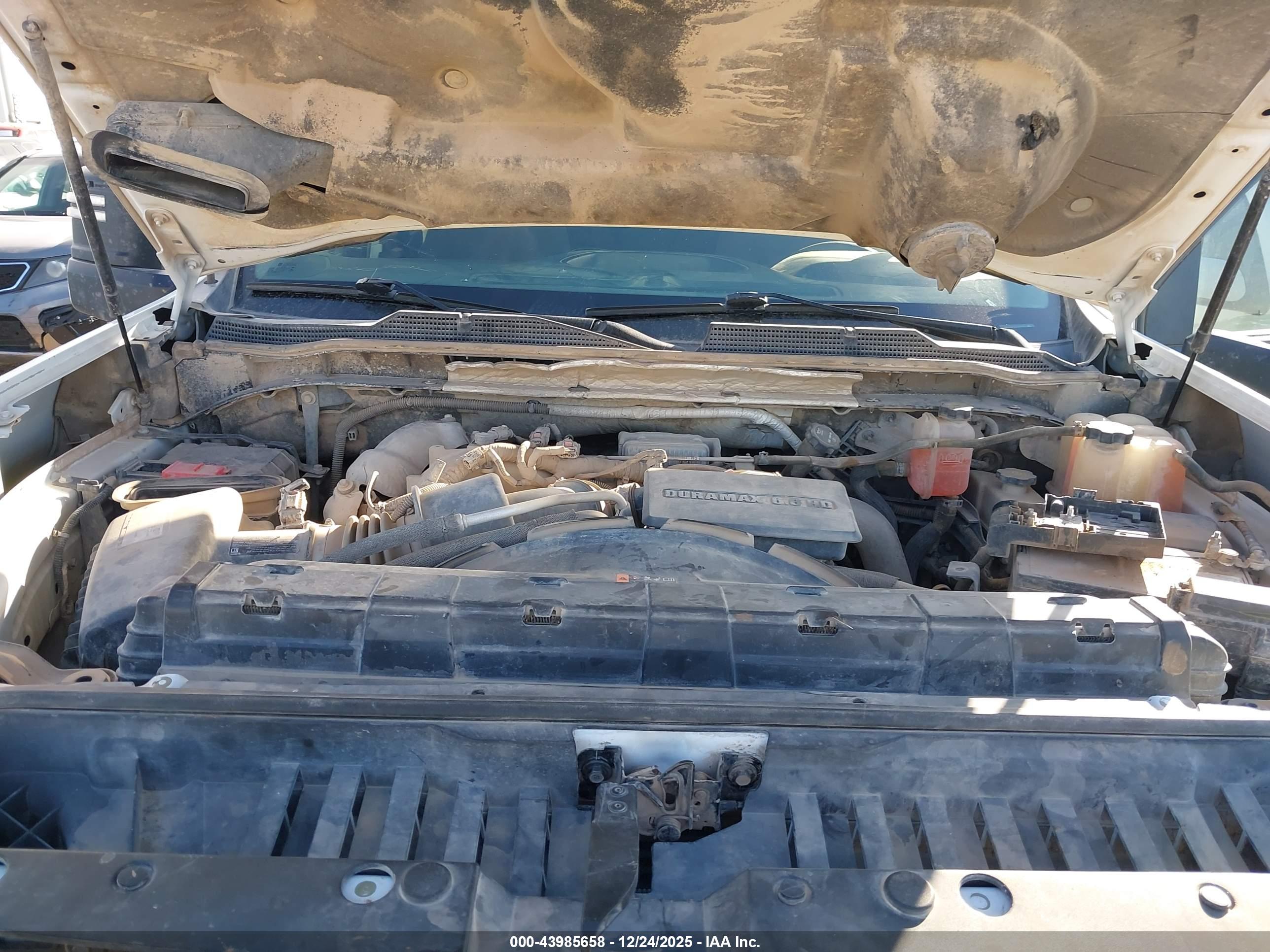 CHEVROLET SILVERADO image 10