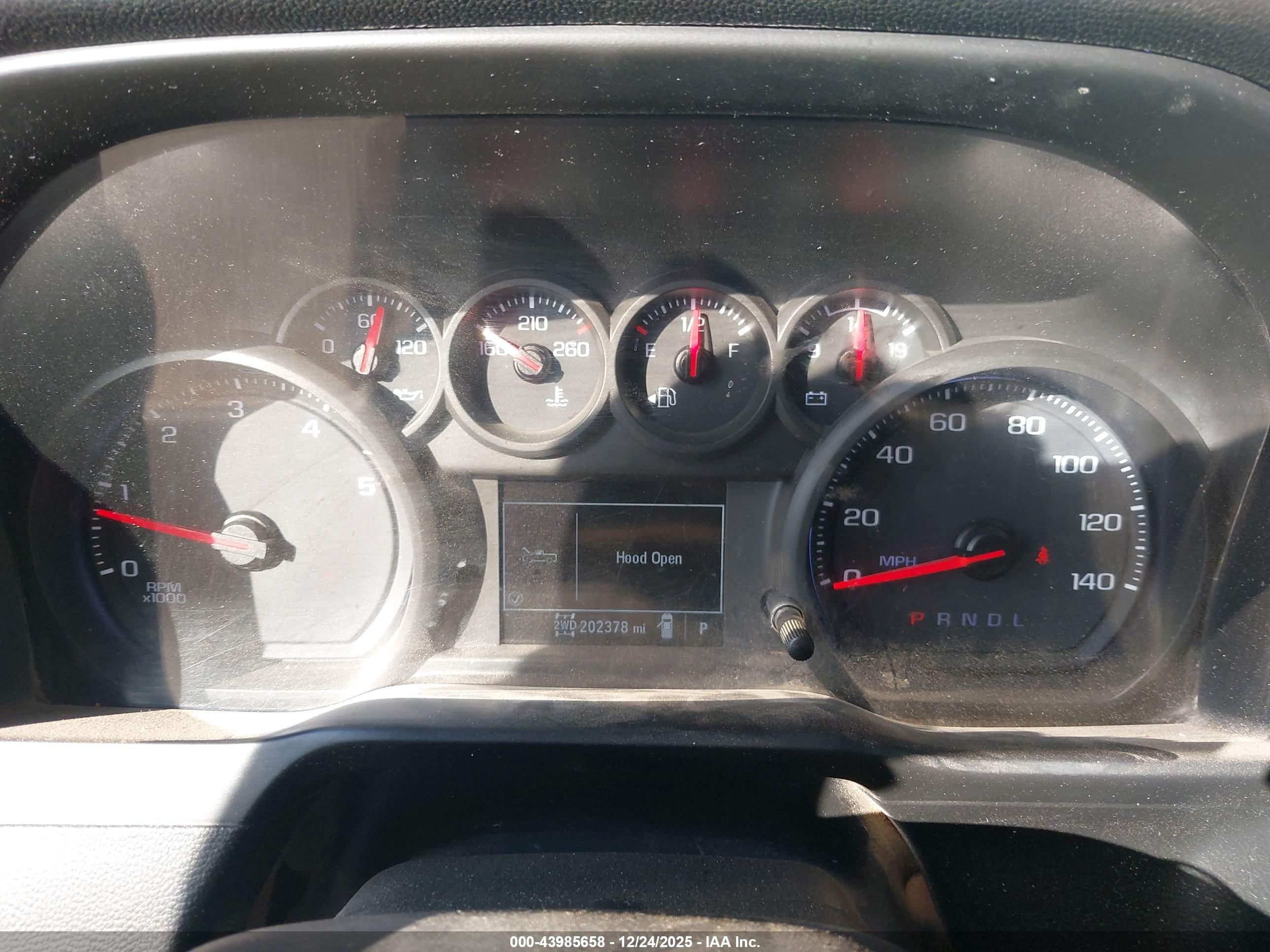 CHEVROLET SILVERADO image 7