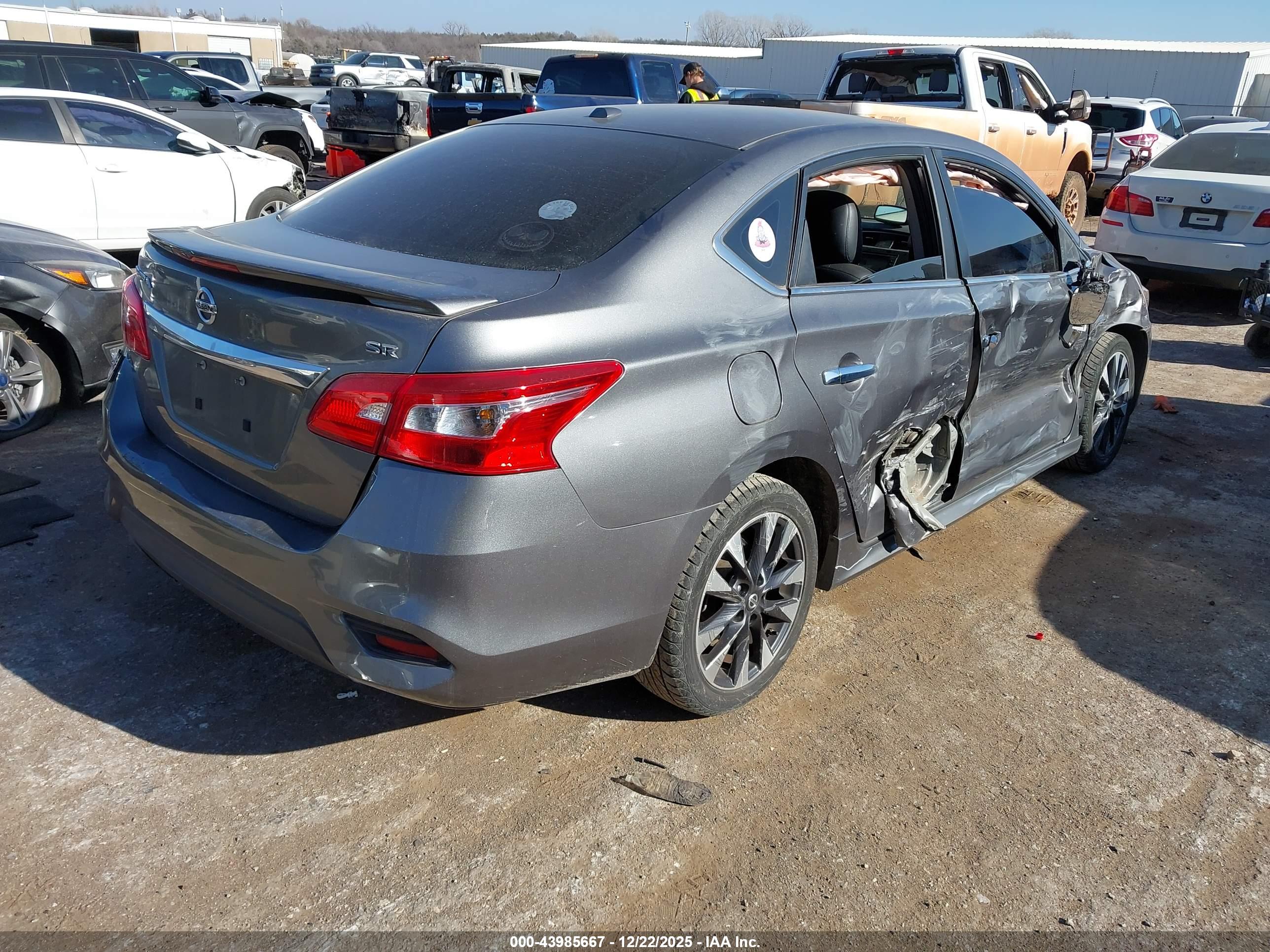 NISSAN SENTRA image 4