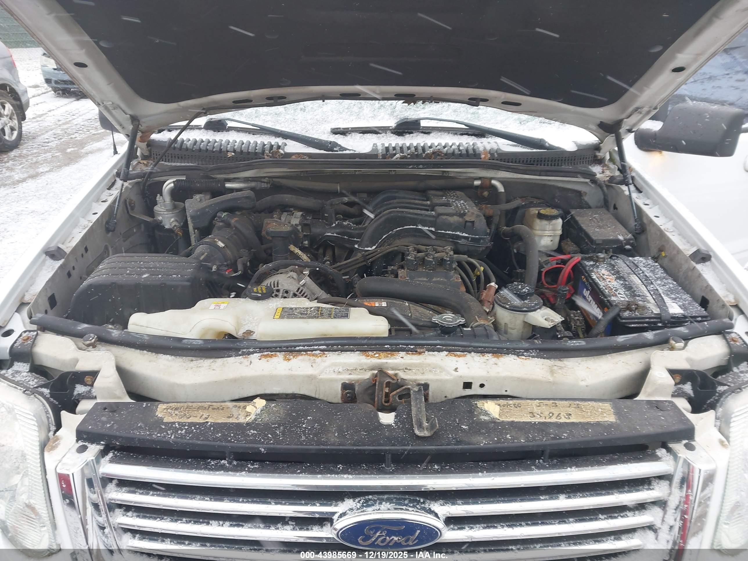 FORD EXPLORER image 10