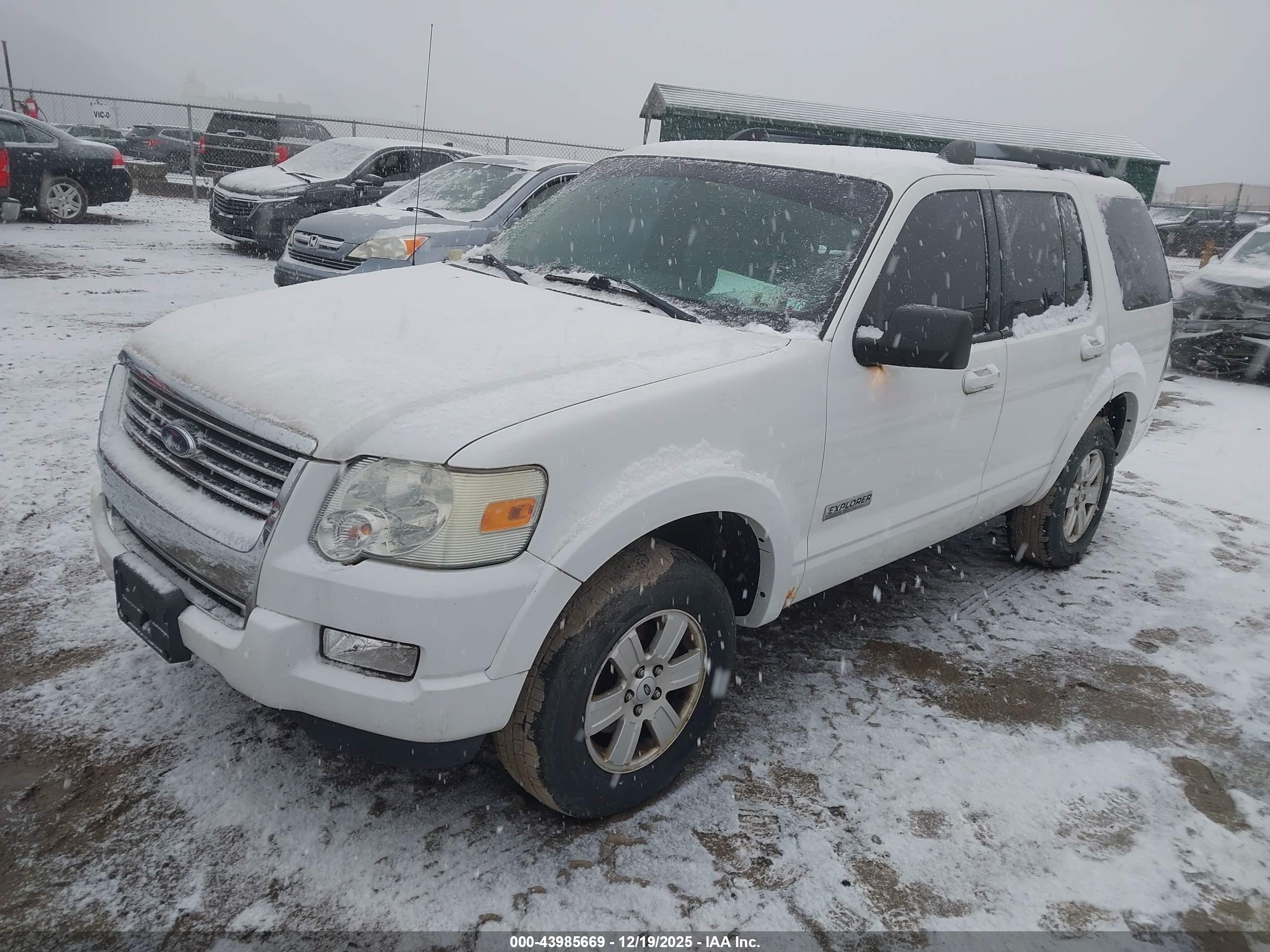 FORD EXPLORER image 2