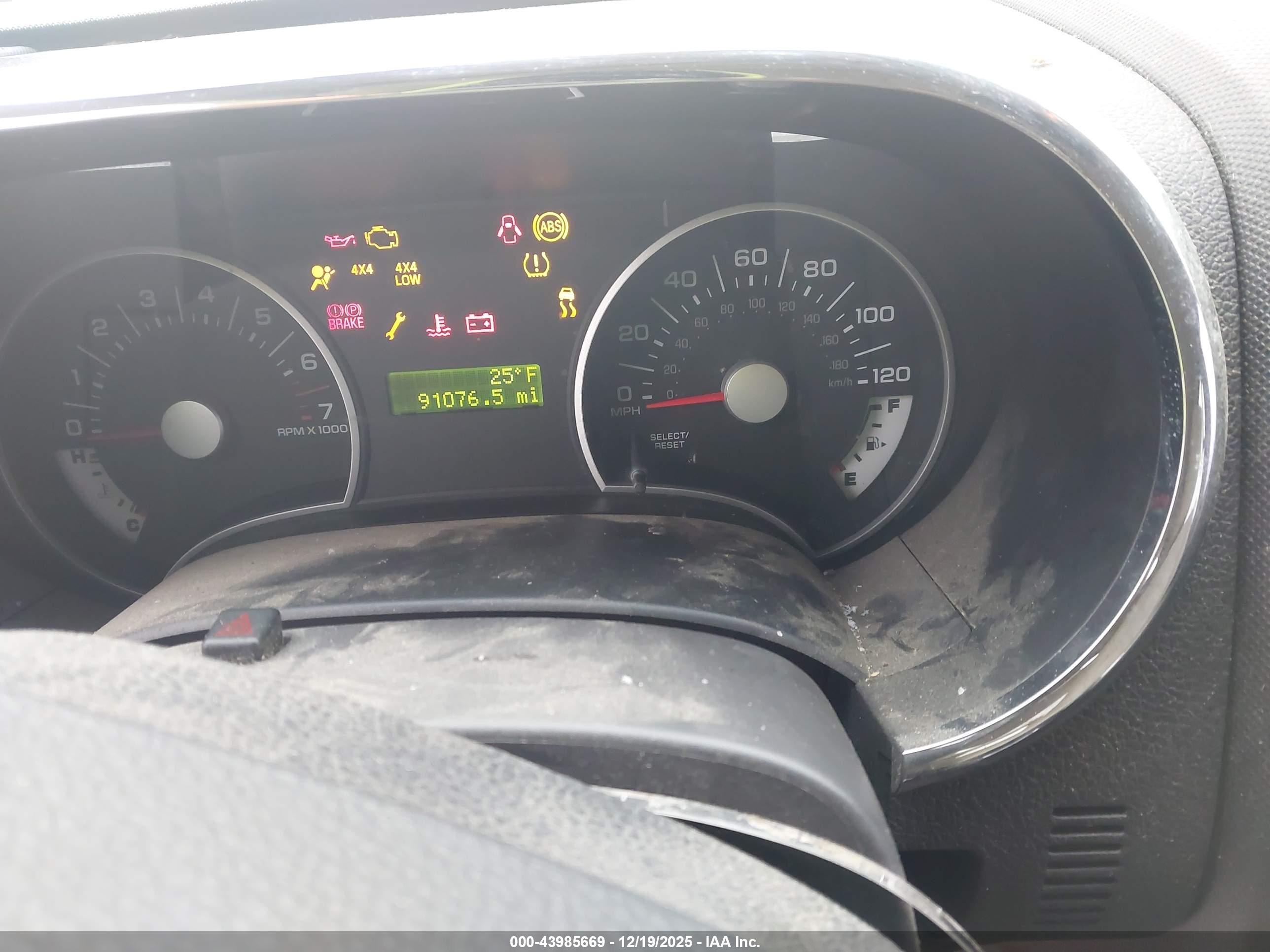 FORD EXPLORER image 7