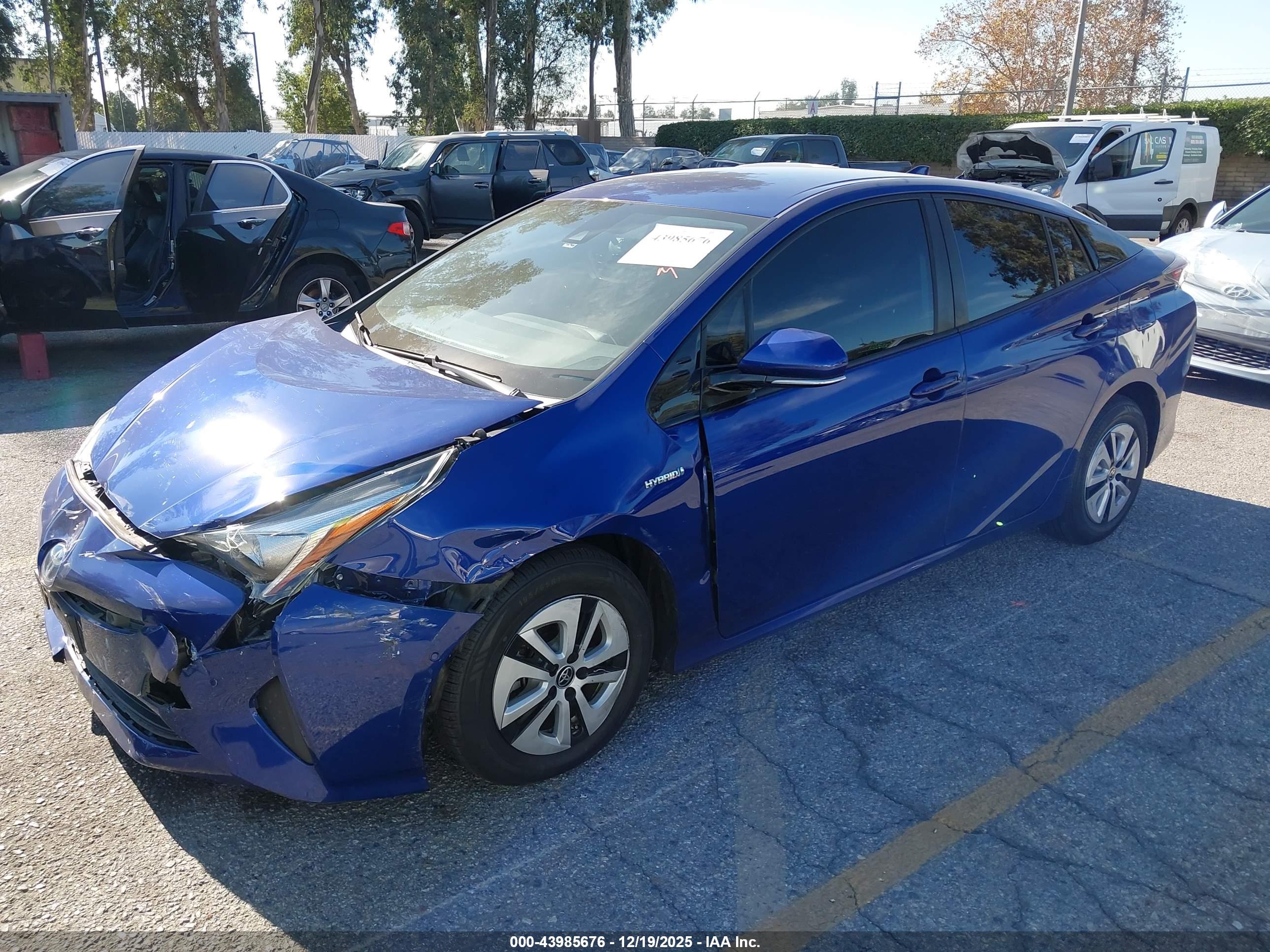 TOYOTA PRIUS image 2