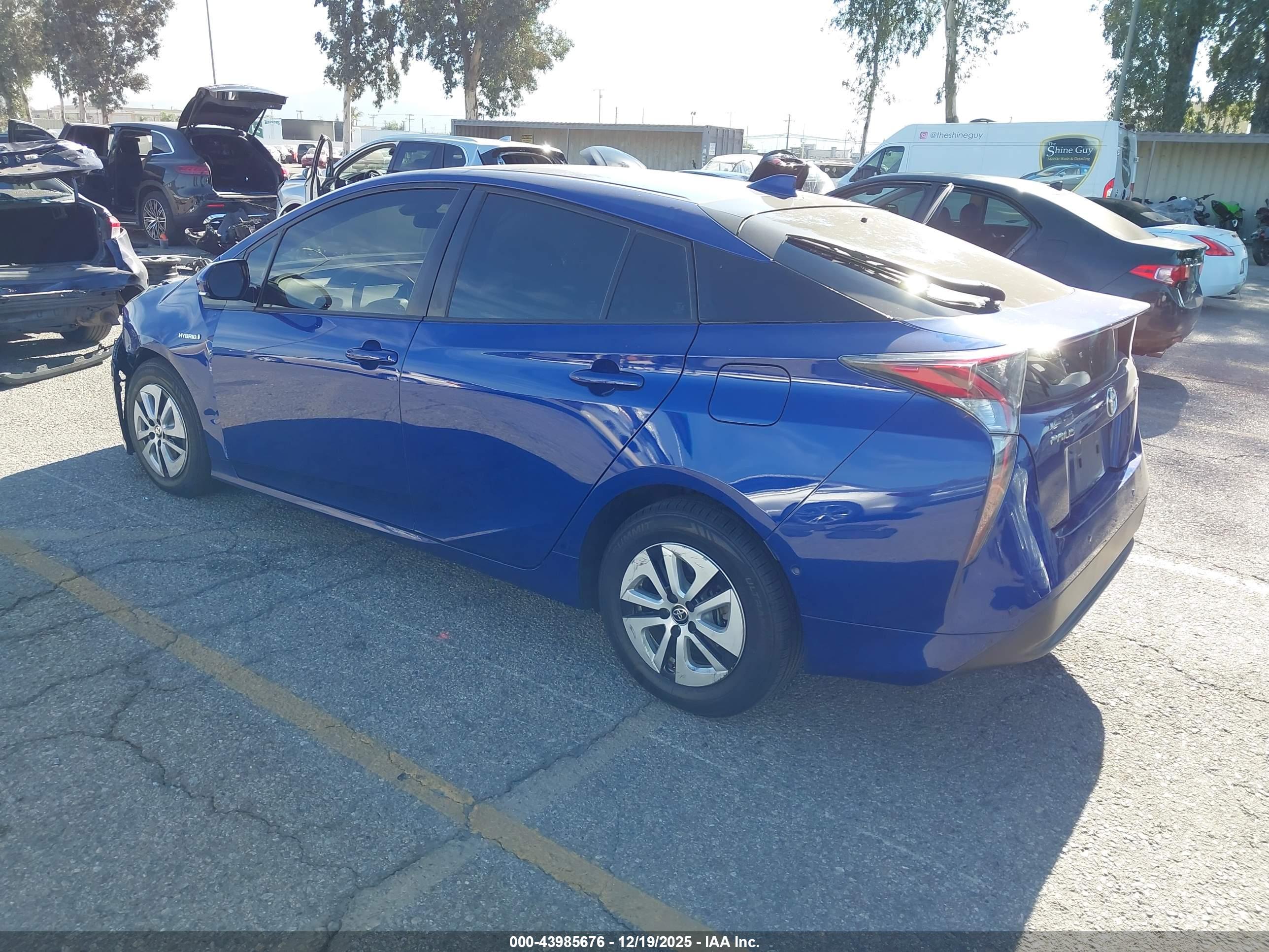 TOYOTA PRIUS image 3