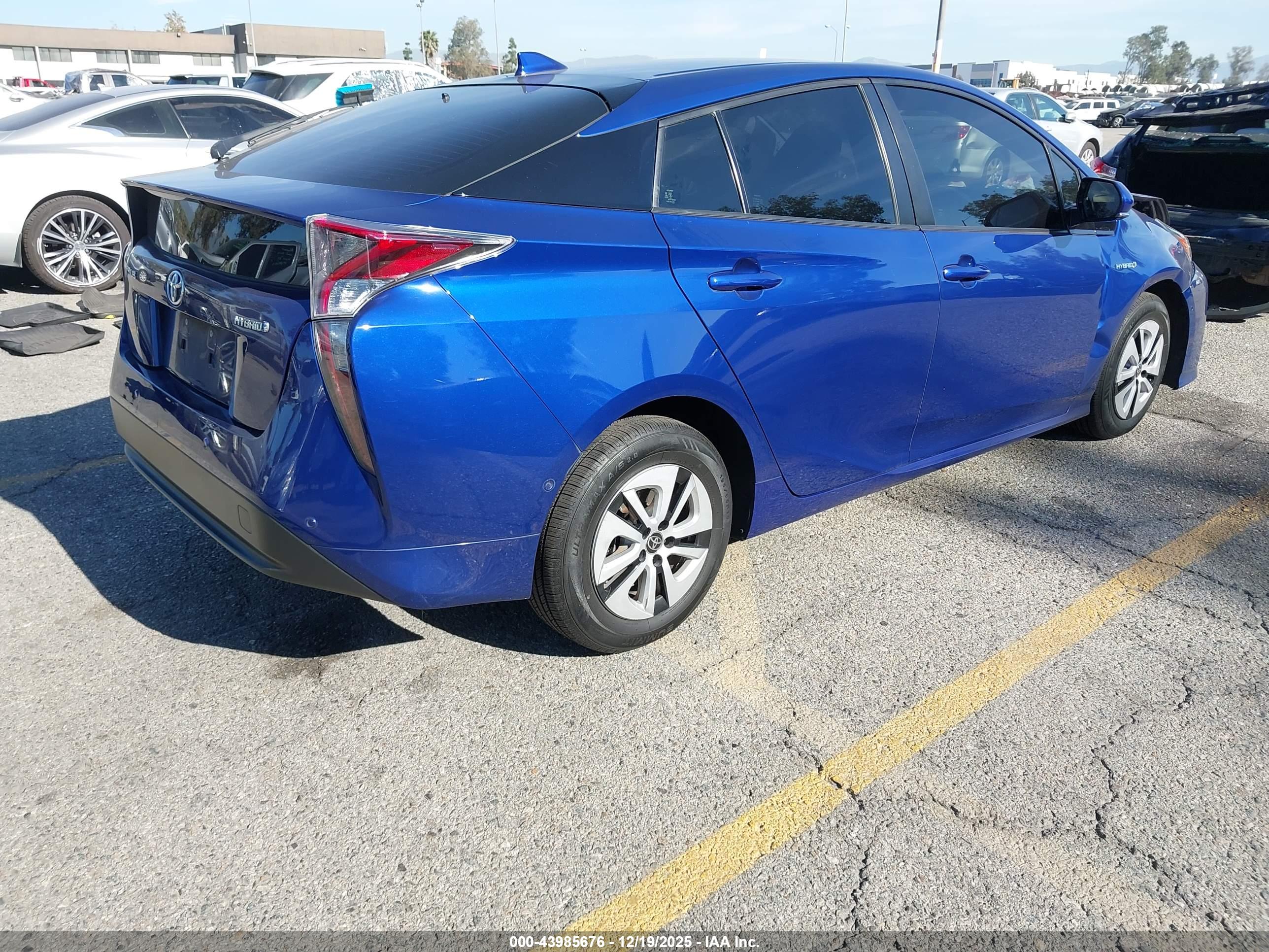 TOYOTA PRIUS image 4