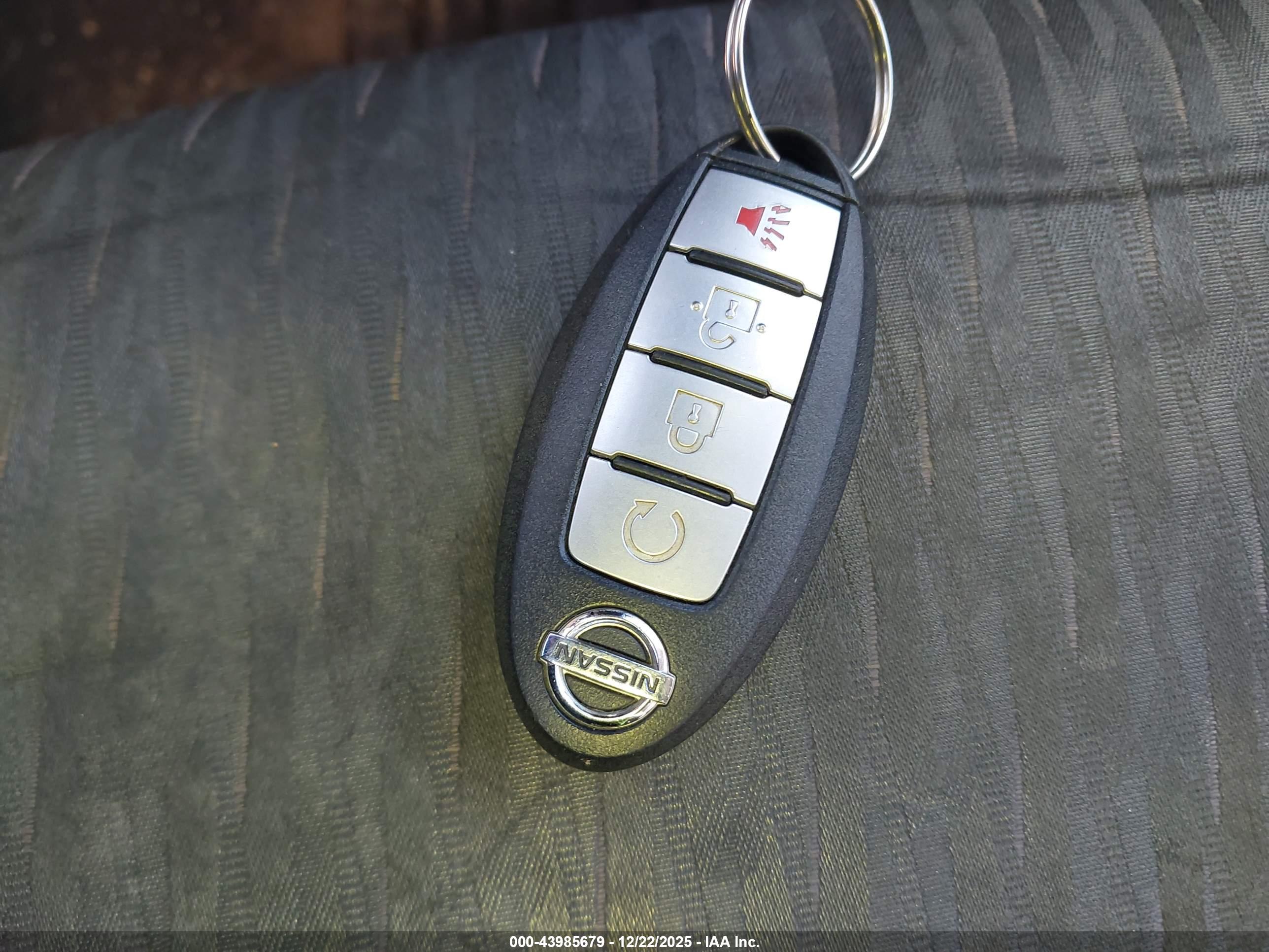 NISSAN ROGUE image 11