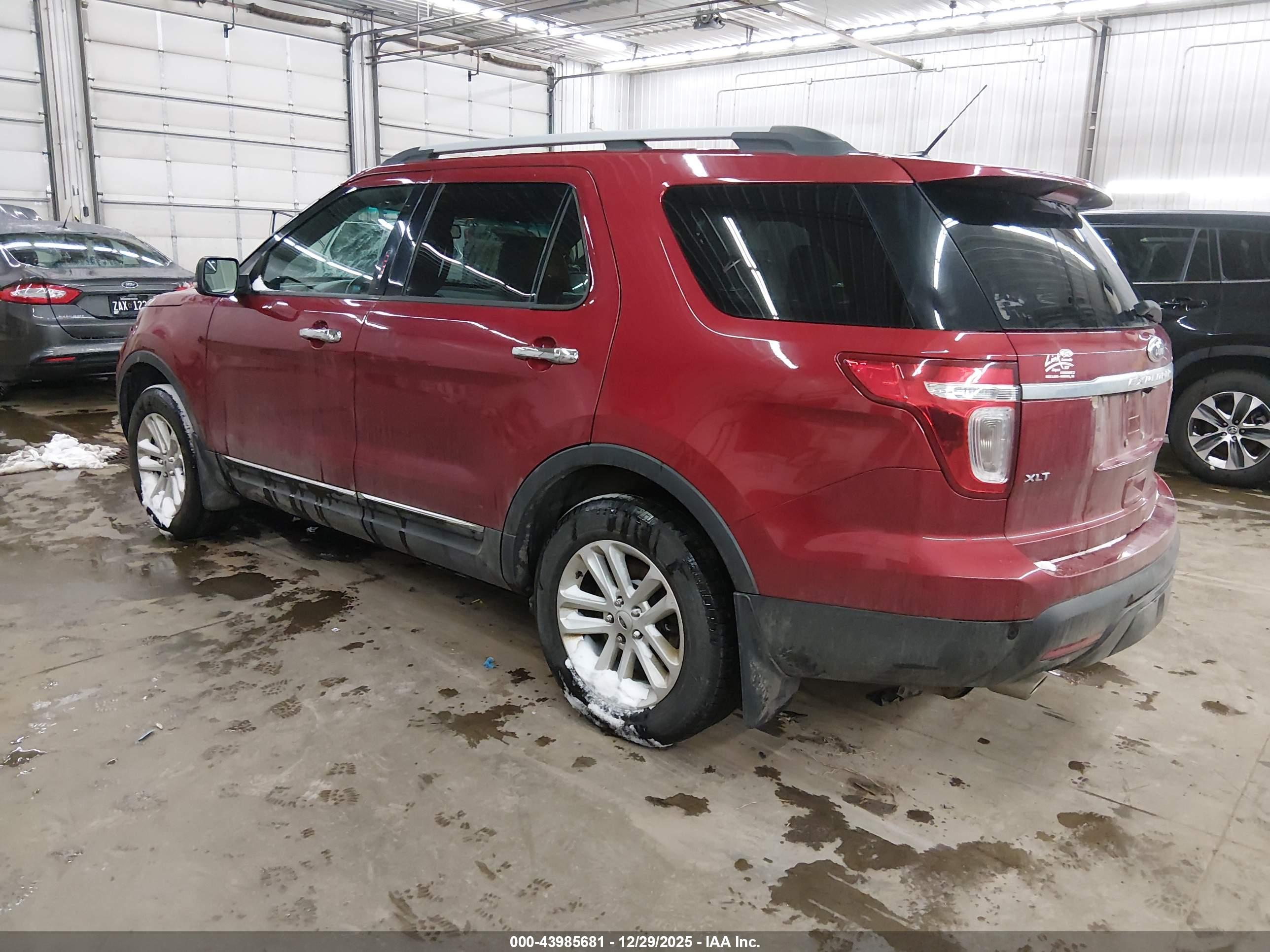 FORD EXPLORER image 3