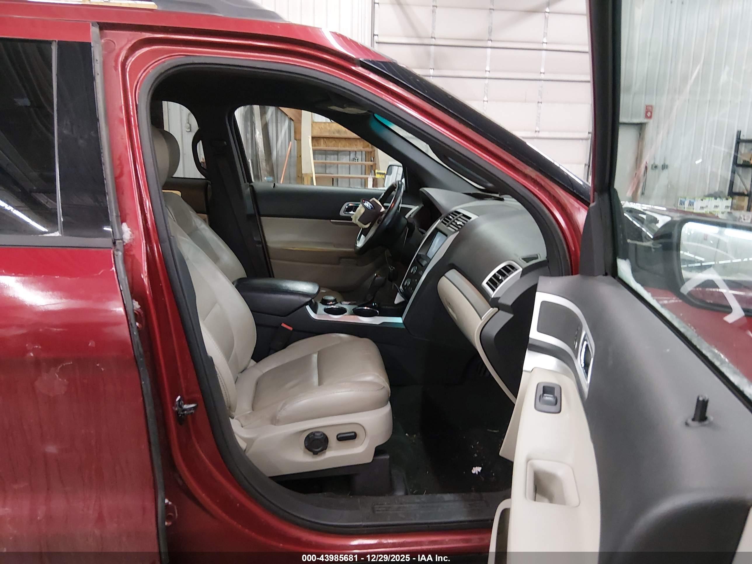 FORD EXPLORER image 5