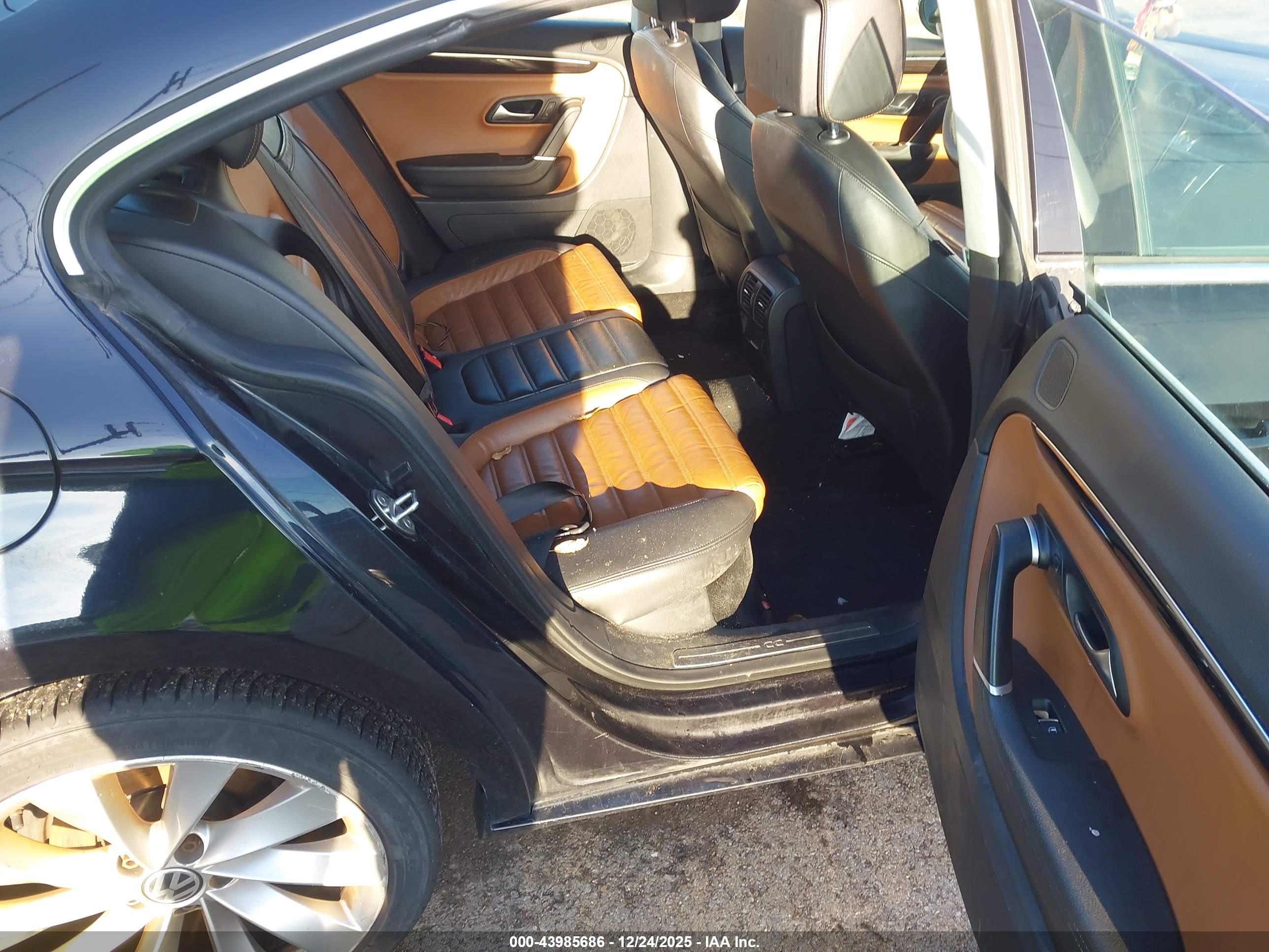 VOLKSWAGEN CC image 8