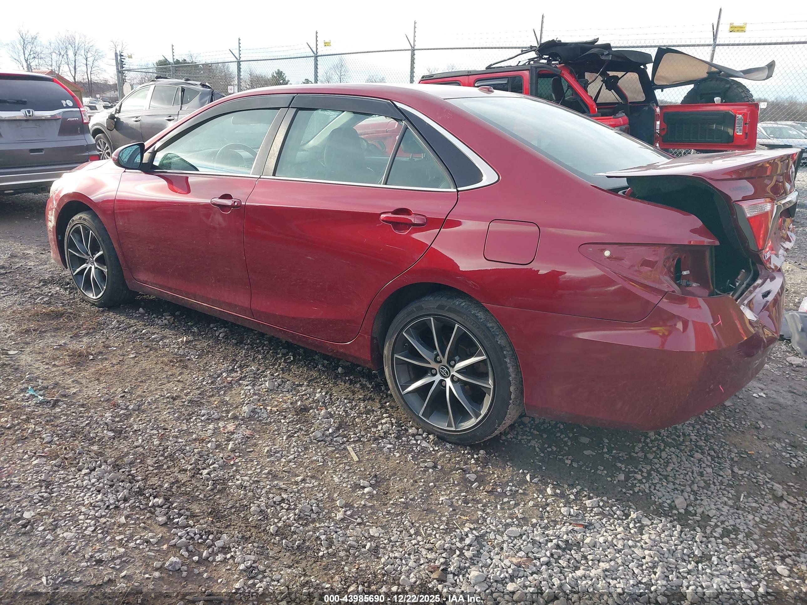 TOYOTA CAMRY image 3