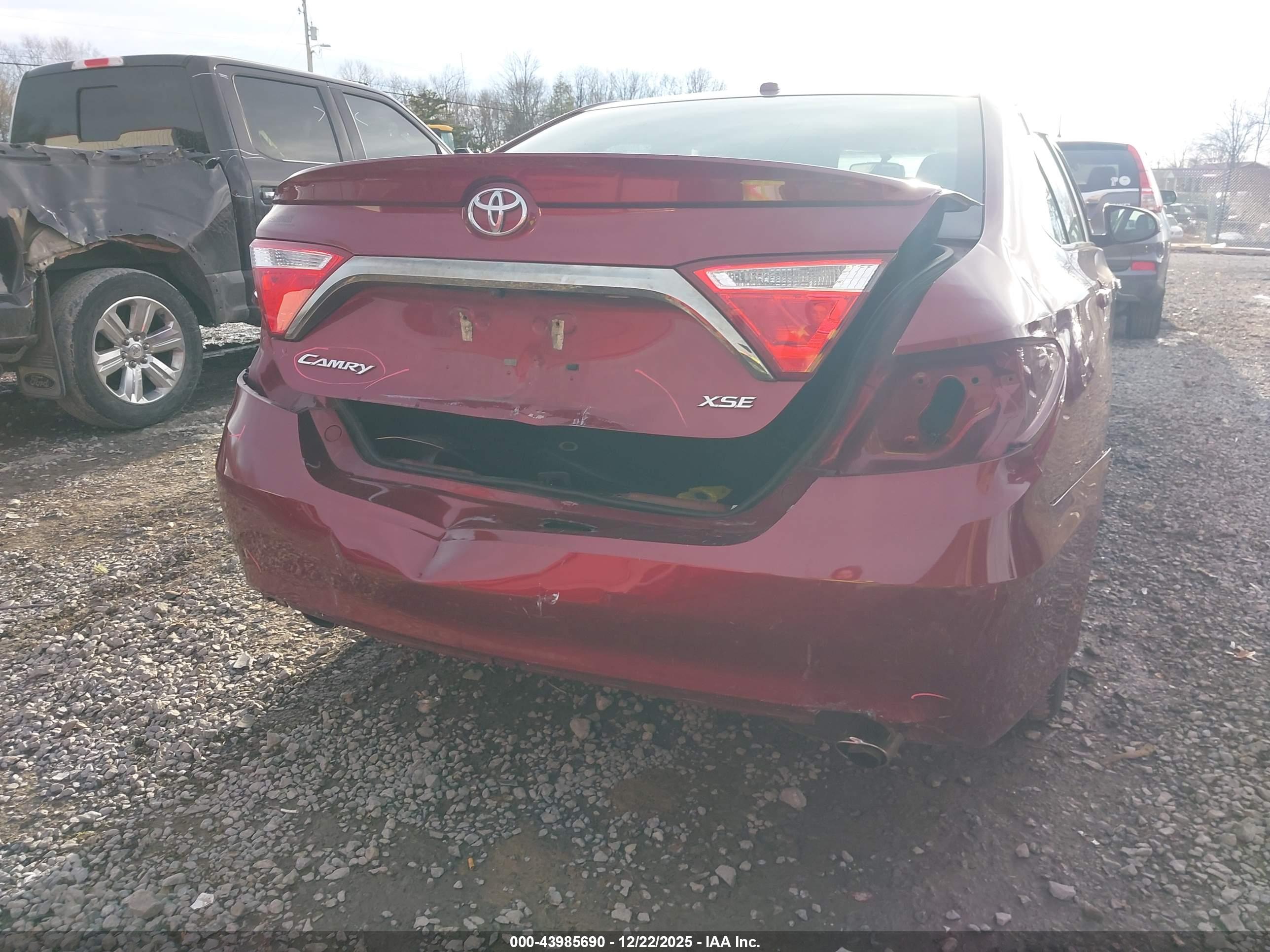TOYOTA CAMRY image 6
