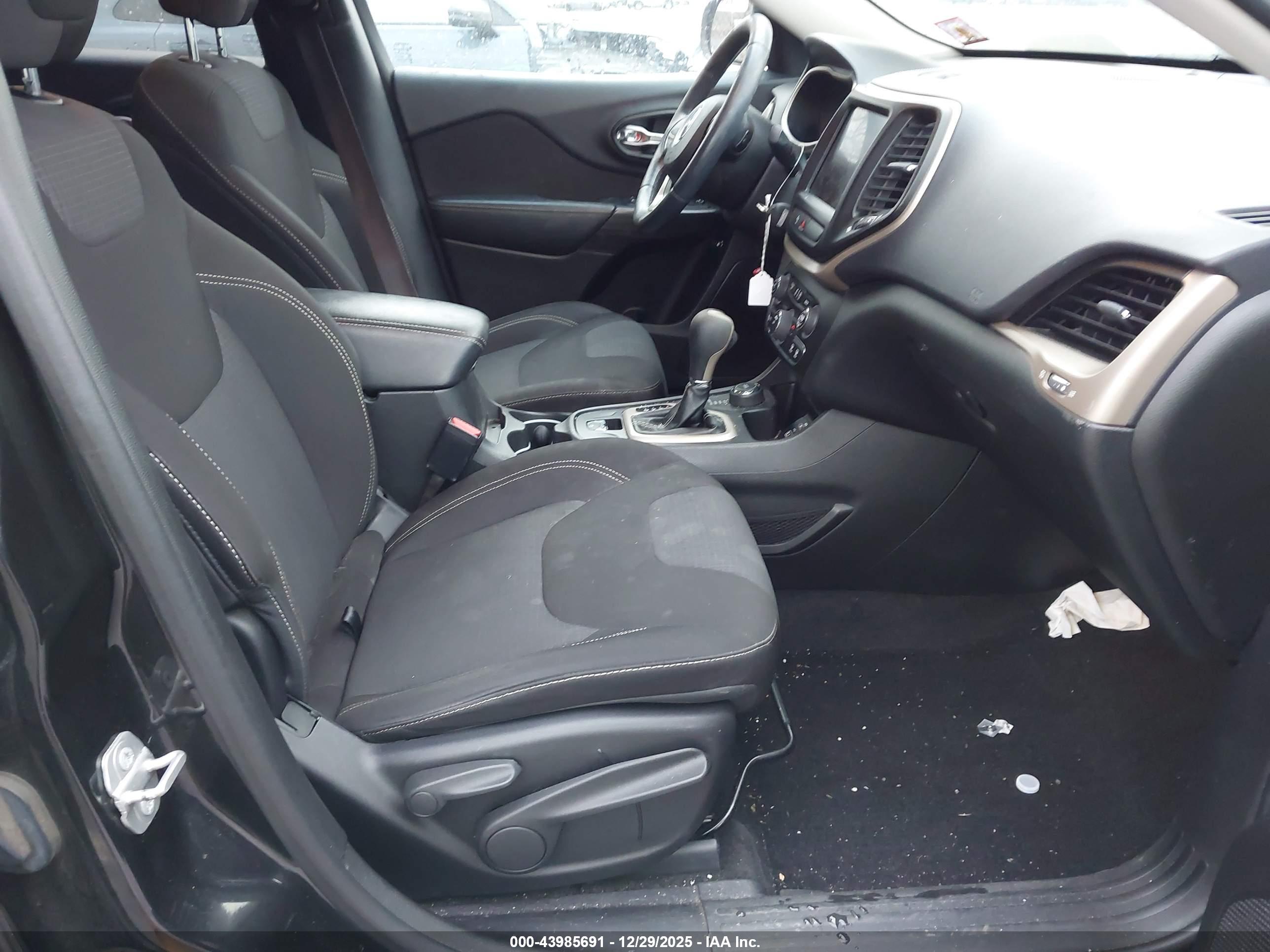 JEEP CHEROKEE image 5