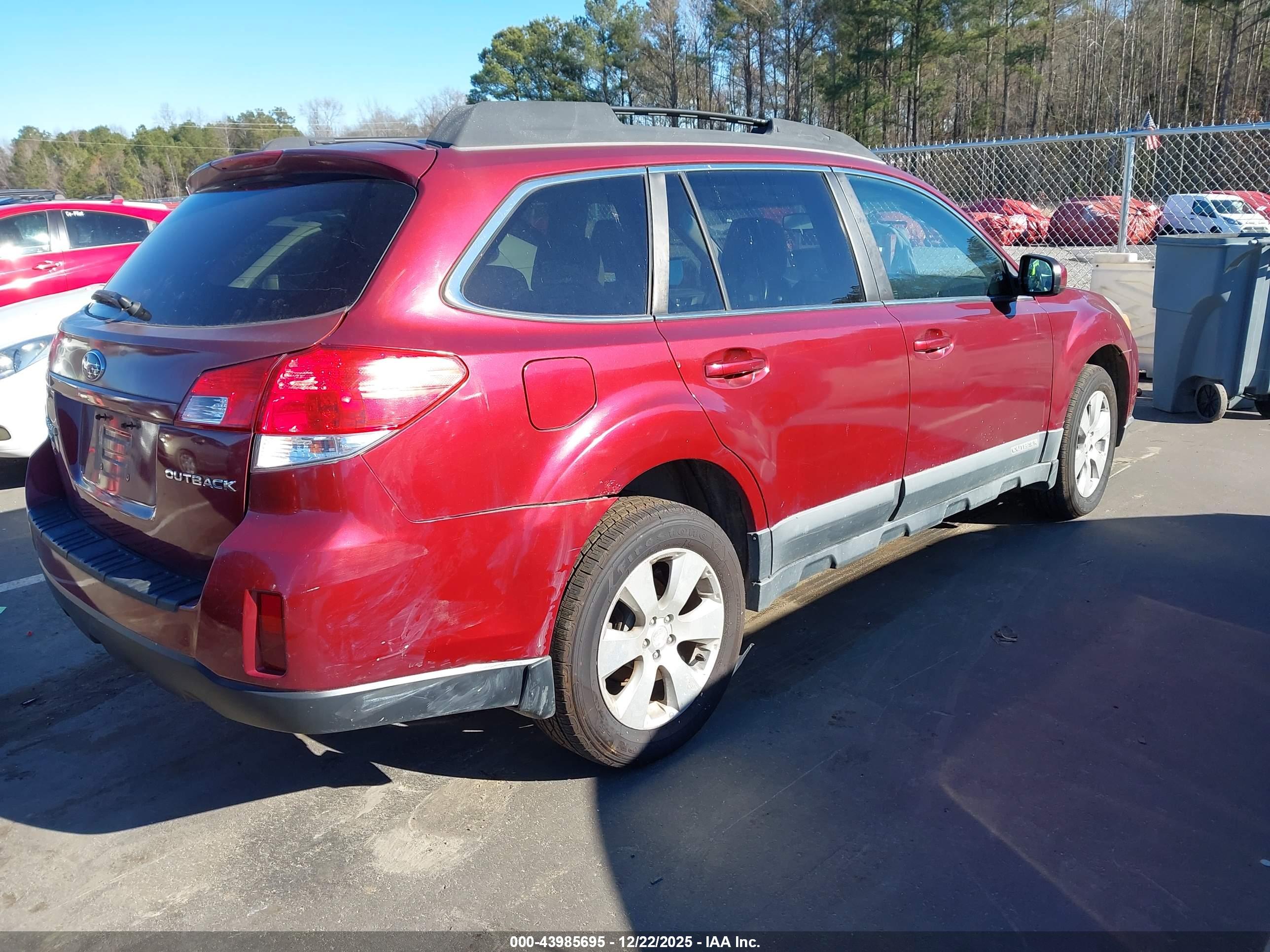 SUBARU OUTBACK image 4