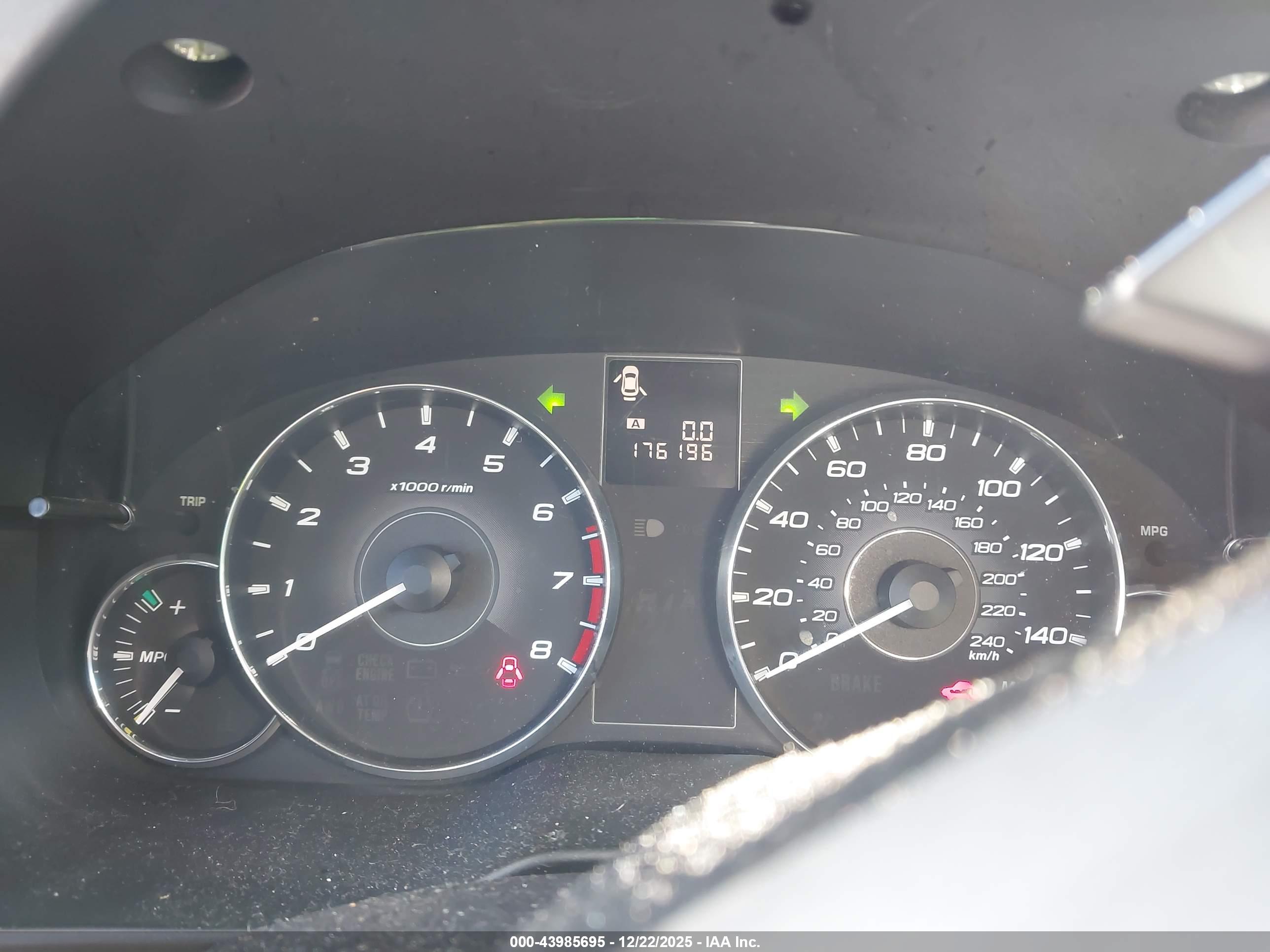 SUBARU OUTBACK image 7