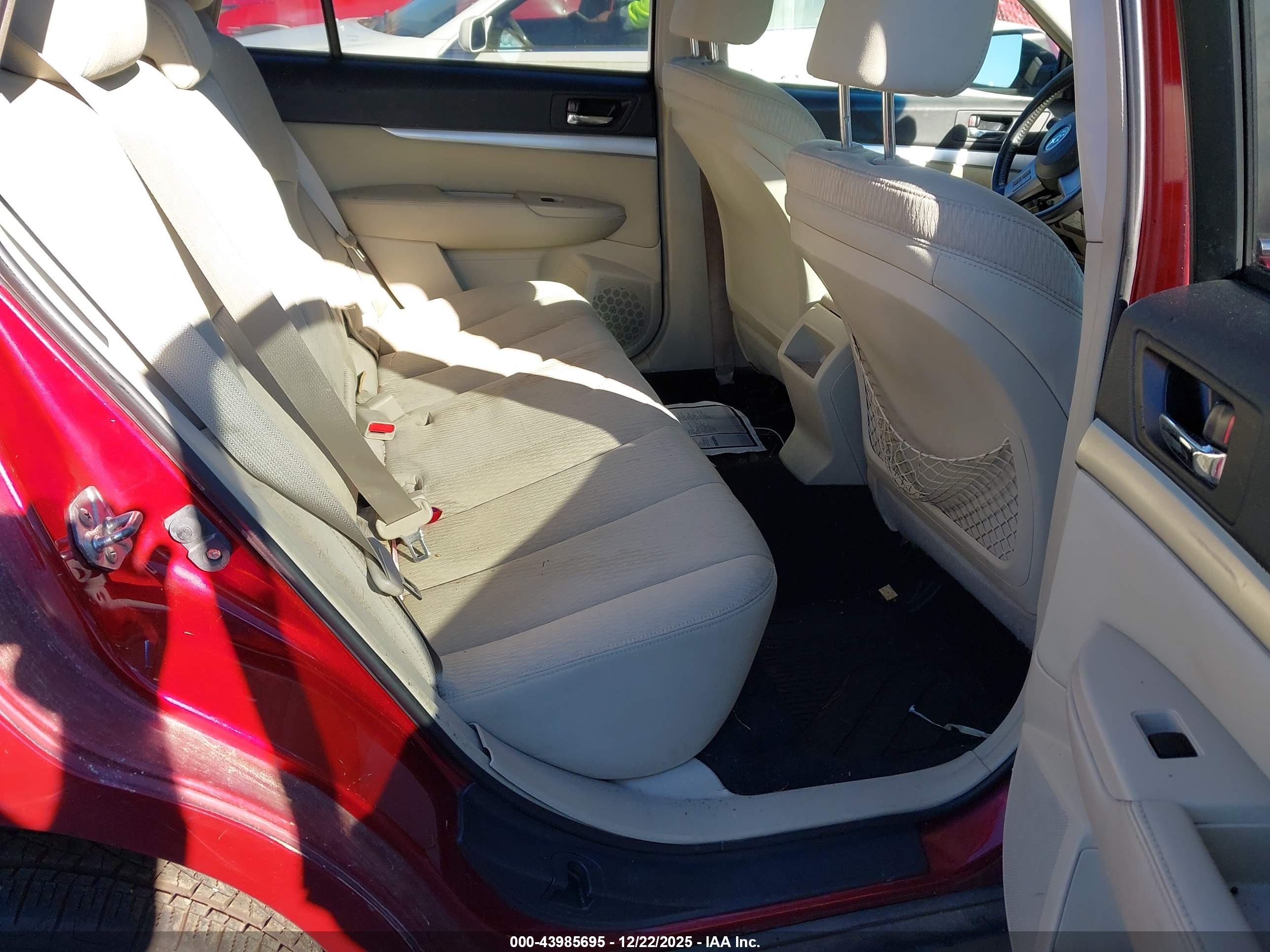 SUBARU OUTBACK image 8