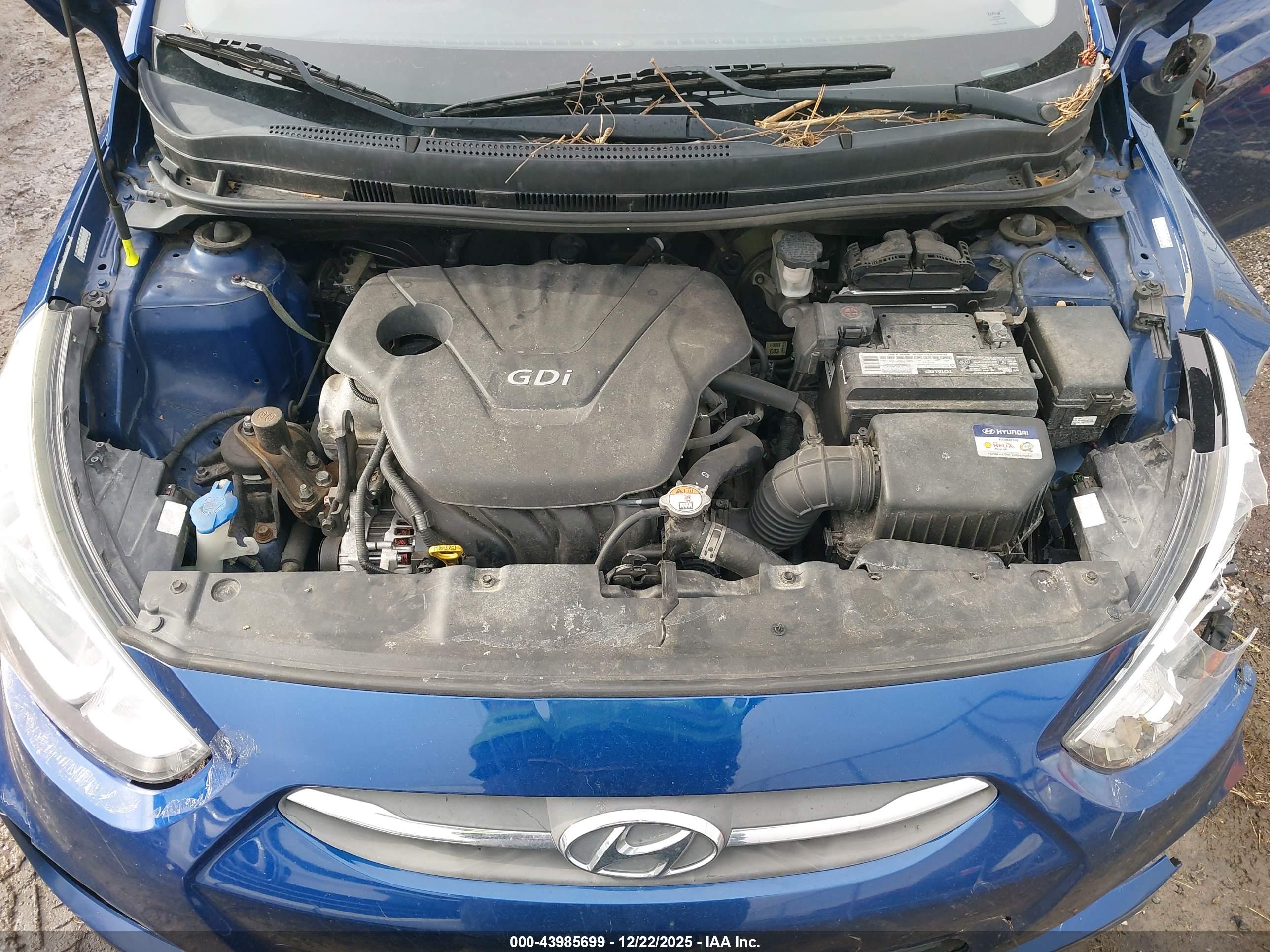 HYUNDAI ACCENT image 10