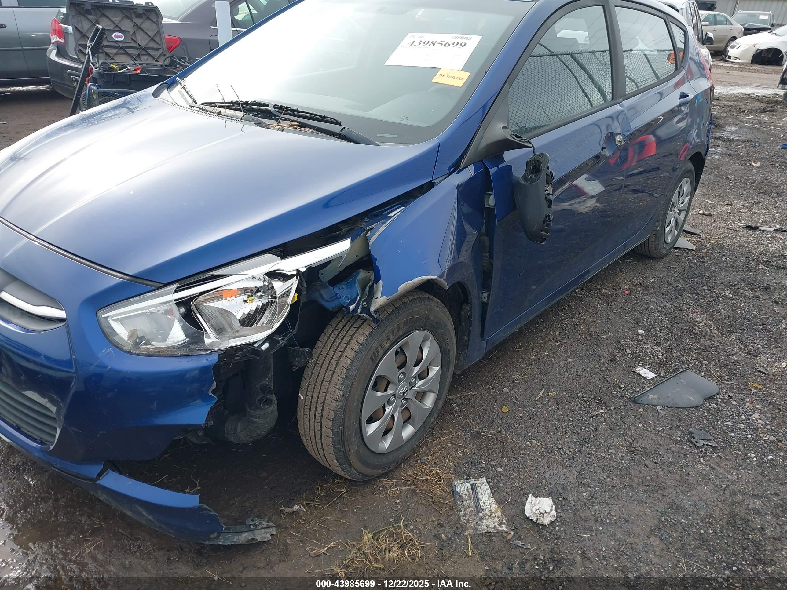 HYUNDAI ACCENT image 6