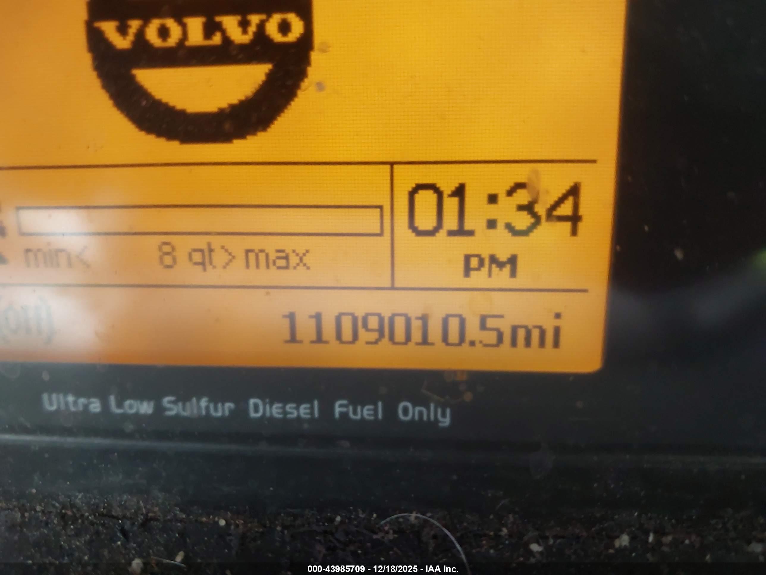 VOLVO VN image 6