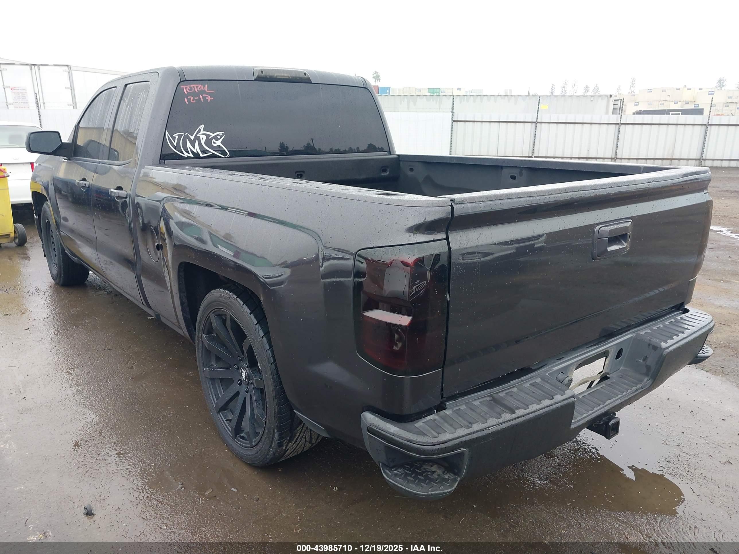 CHEVROLET SILVERADO image 3