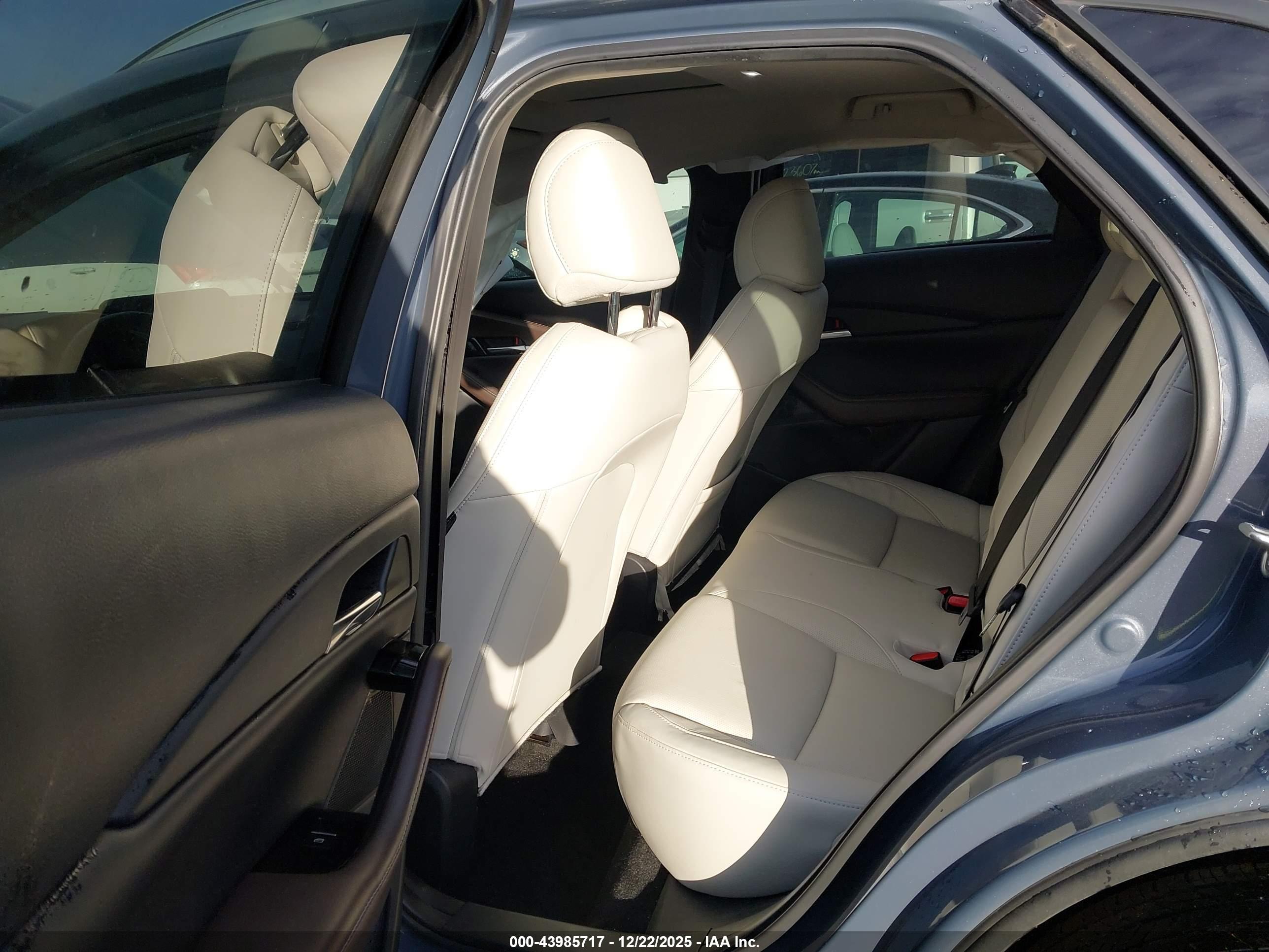 MAZDA CX-30 image 8