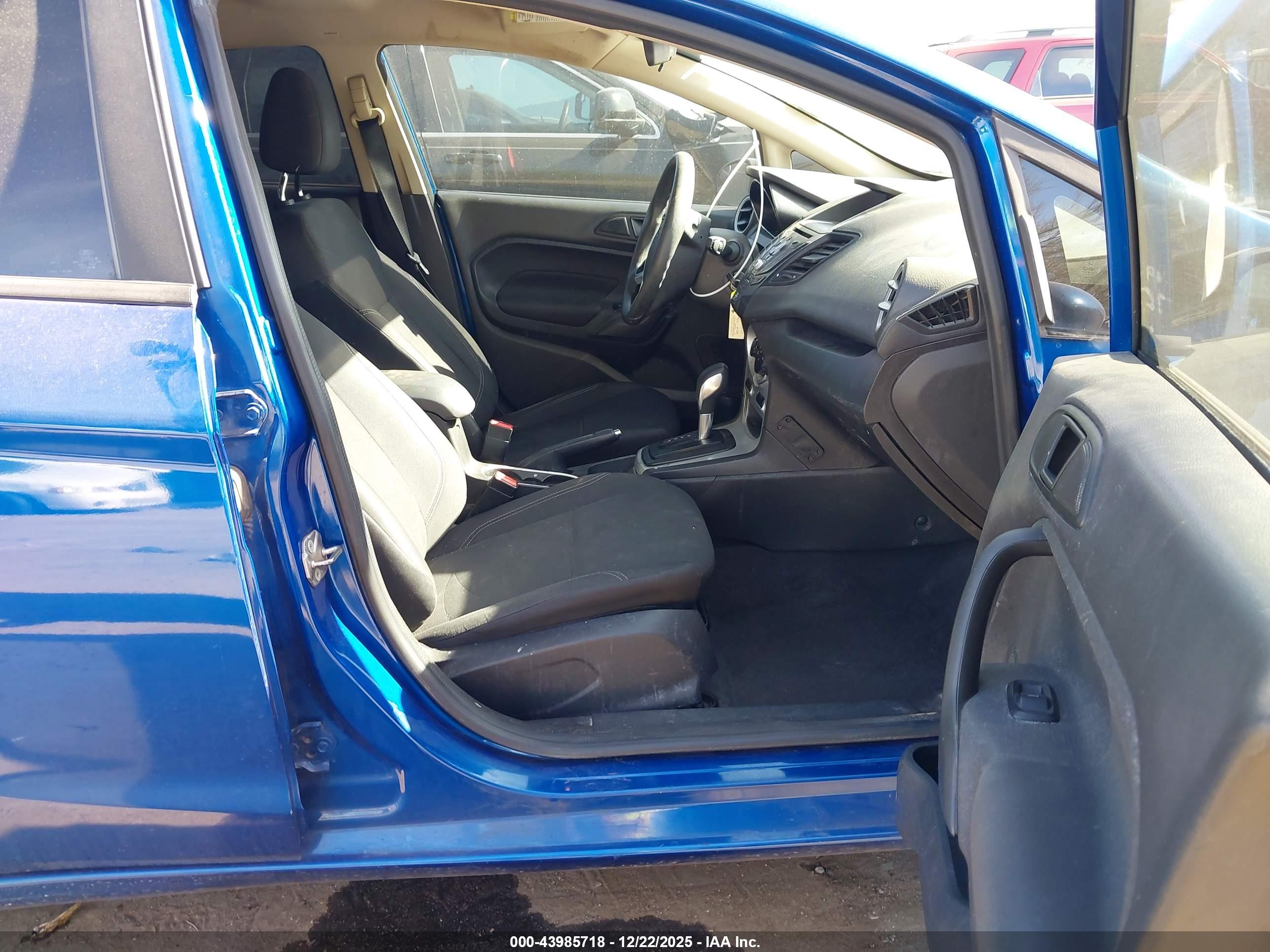 FORD FIESTA image 5