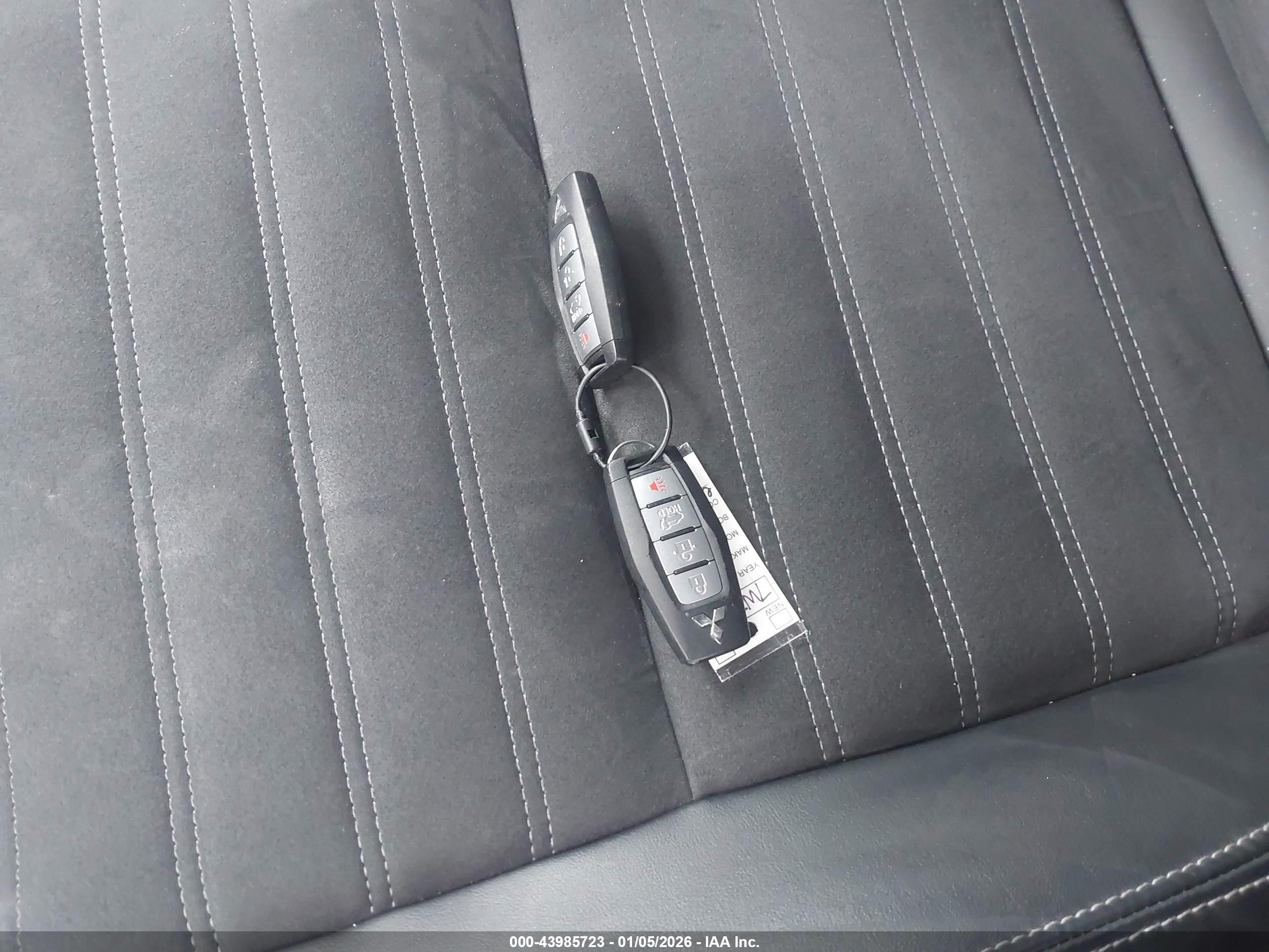 MITSUBISHI OUTLANDER image 11