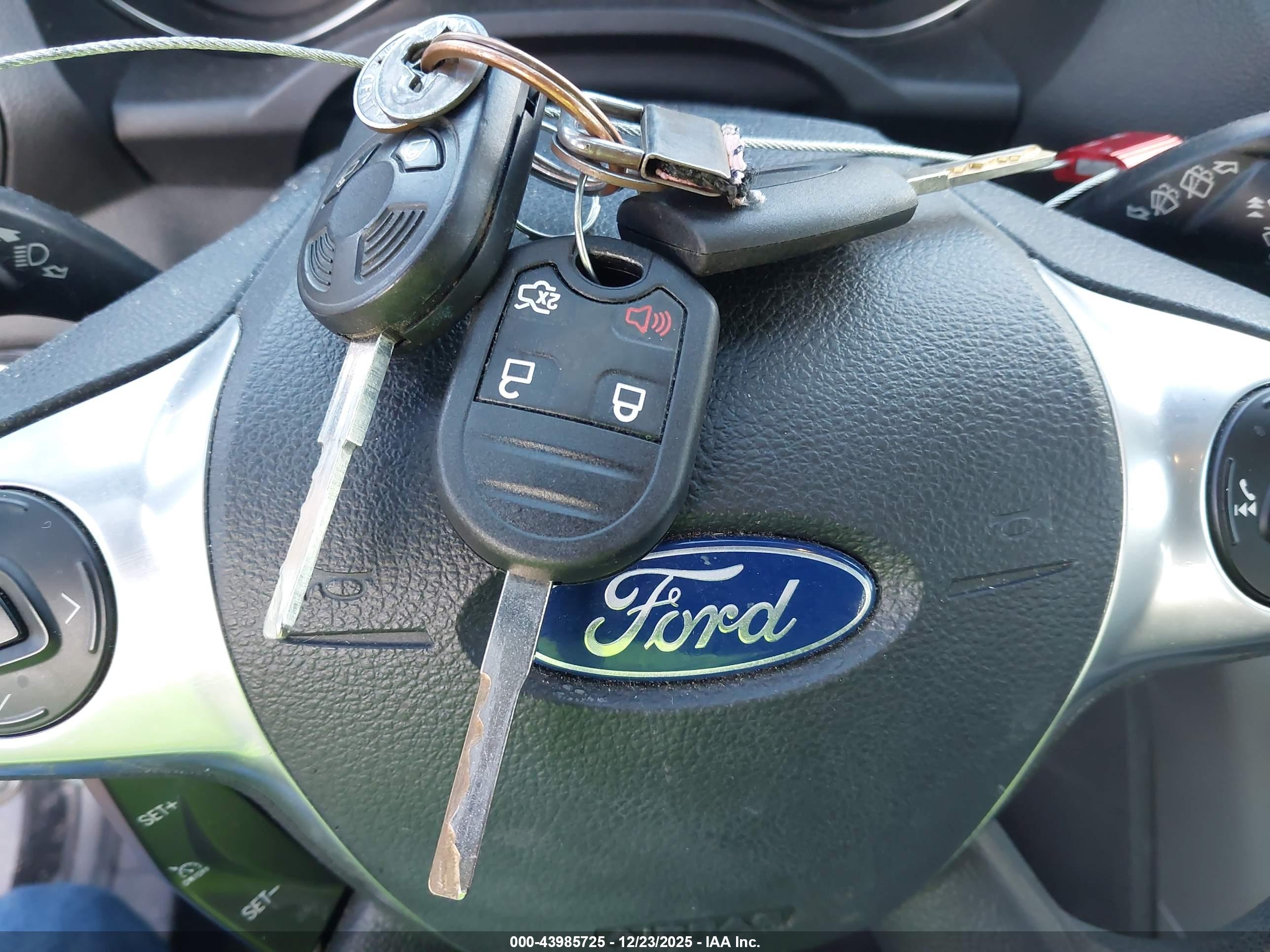 FORD ESCAPE image 11
