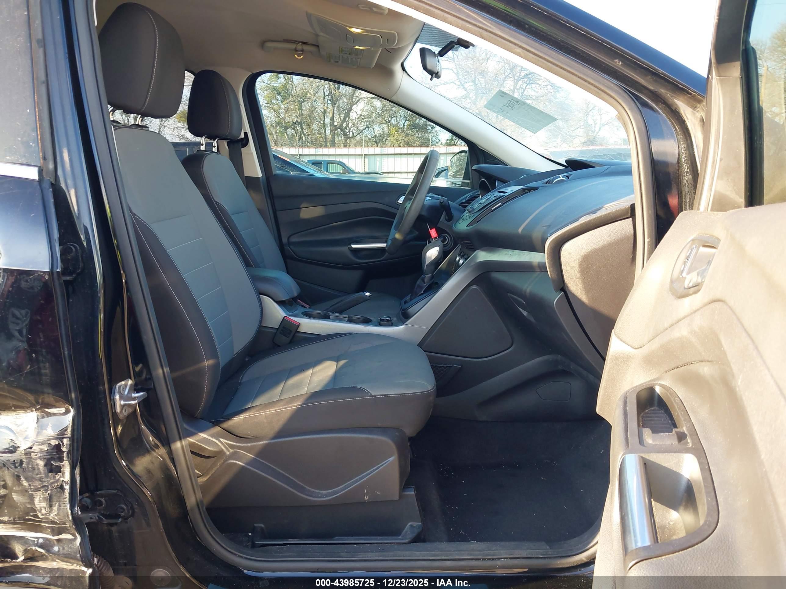 FORD ESCAPE image 5