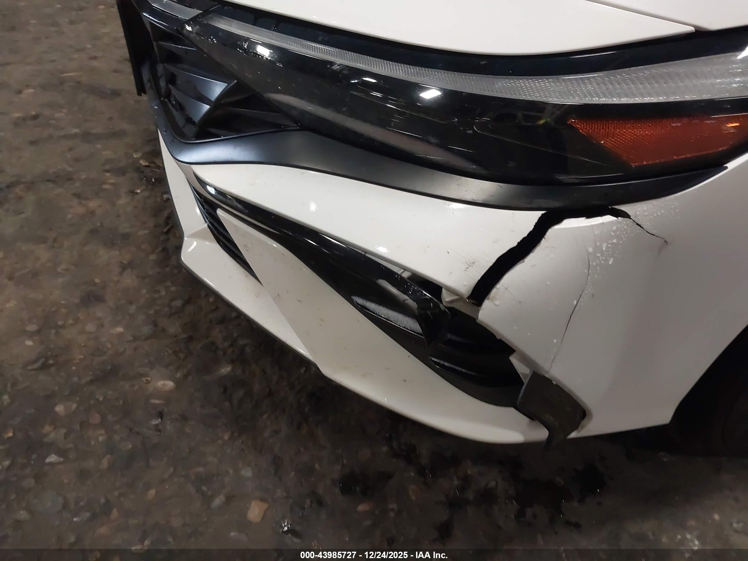 HYUNDAI ELANTRA image 6