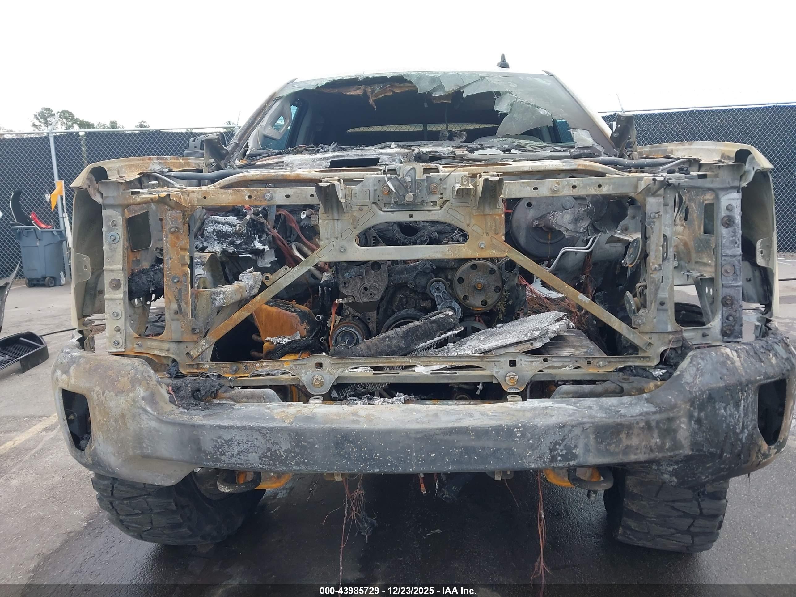 CHEVROLET SILVERADO image 6