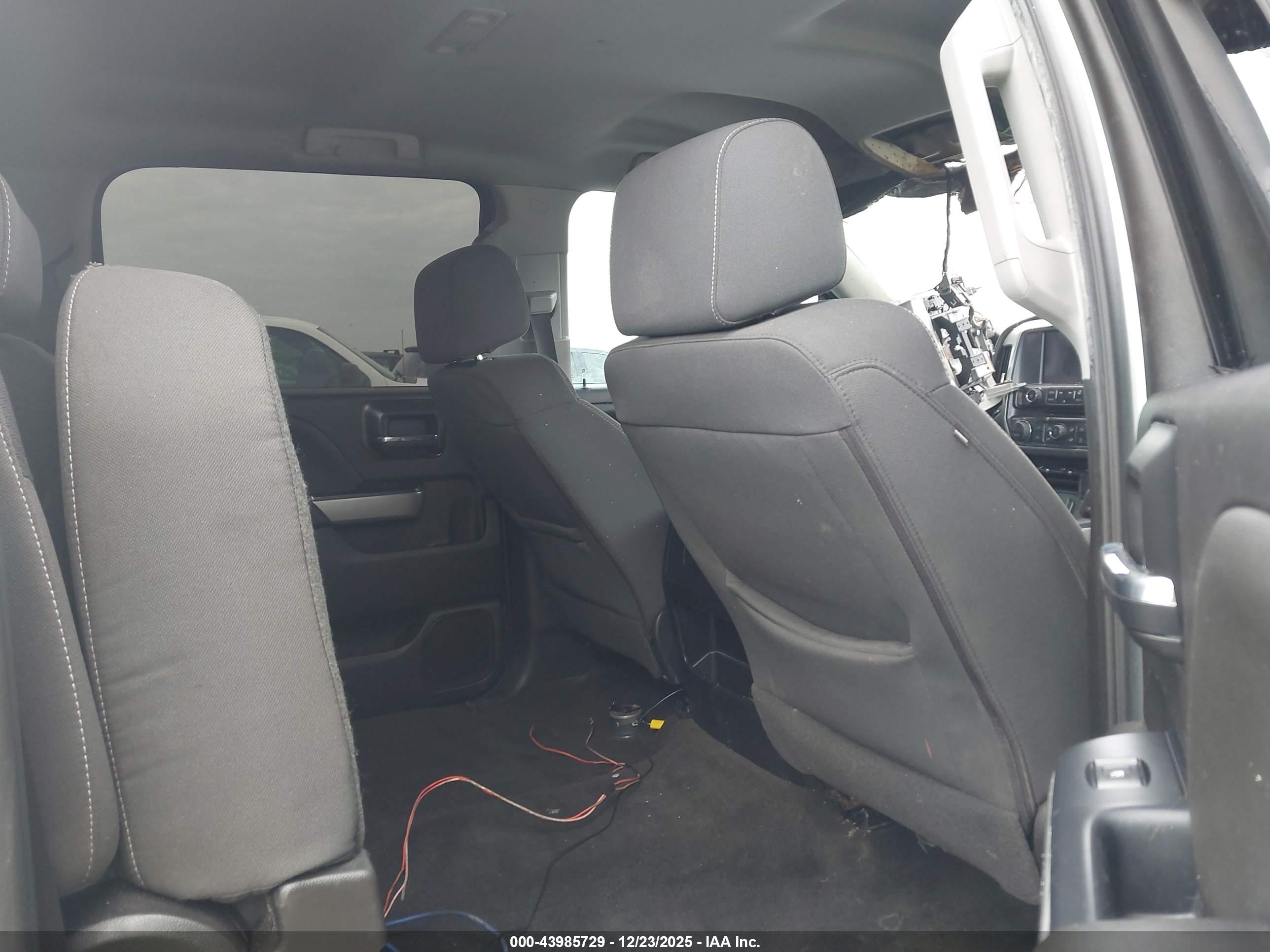CHEVROLET SILVERADO image 8