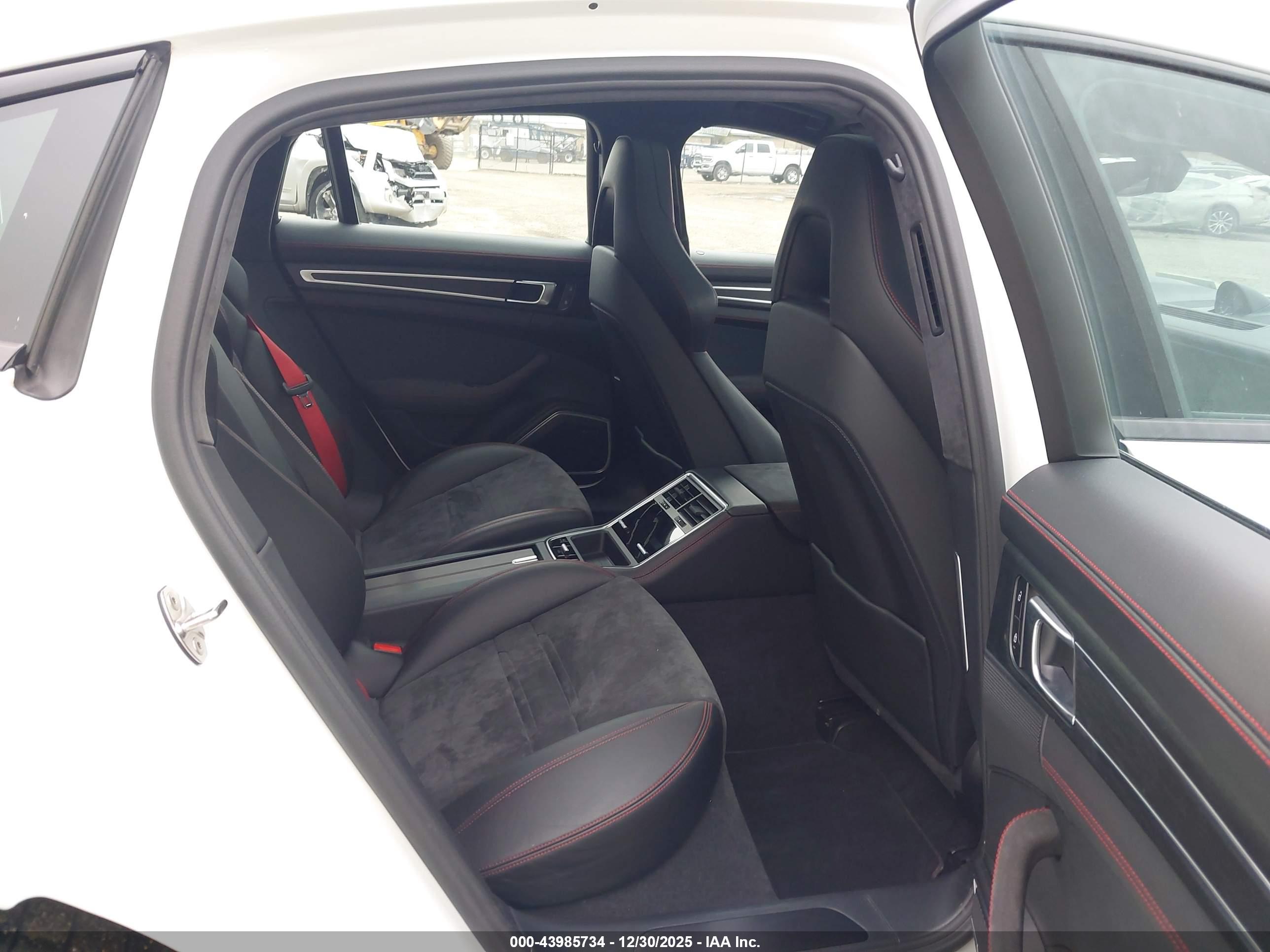 PORSCHE PANAMERA image 8