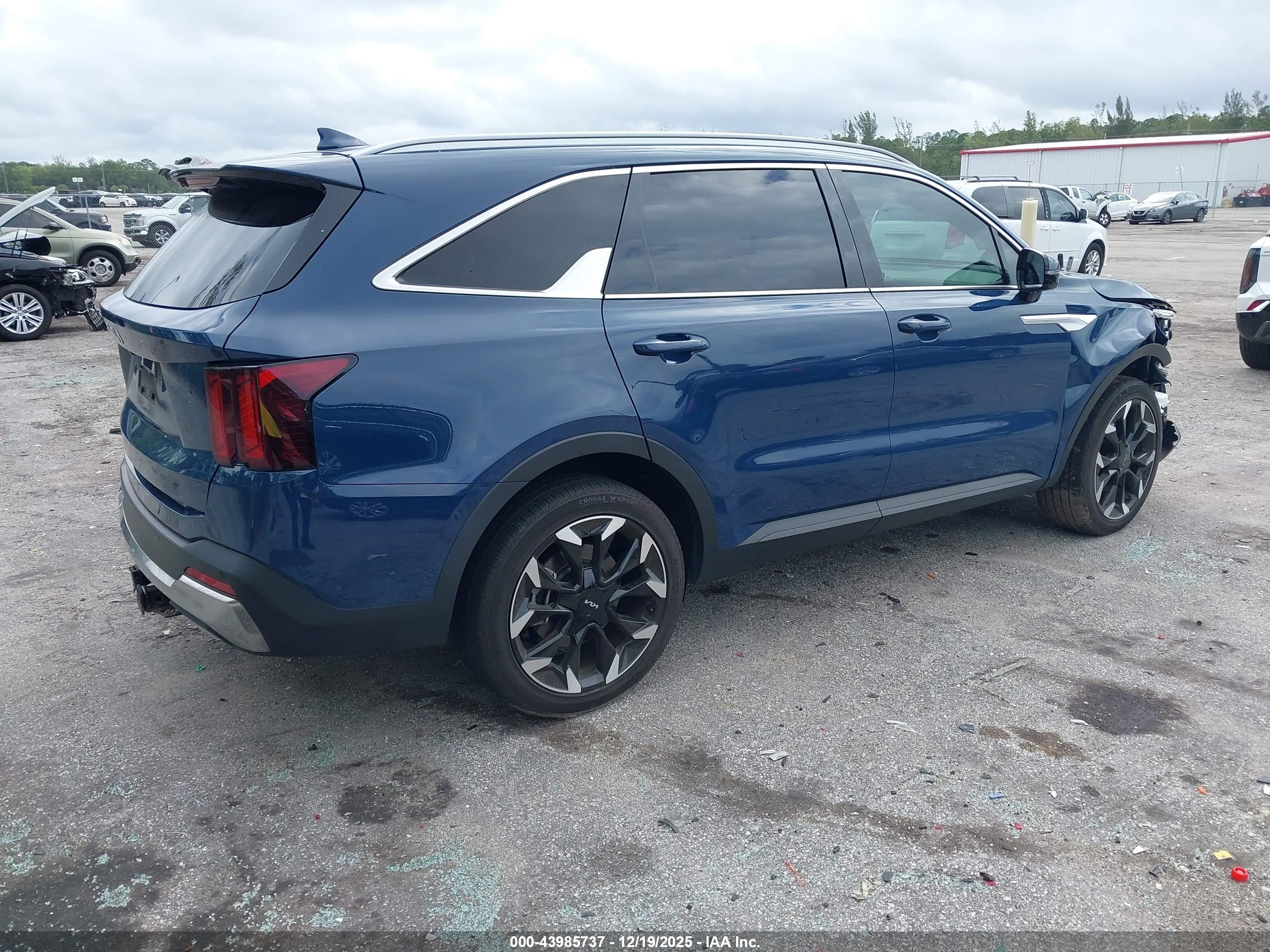 KIA SORENTO image 4