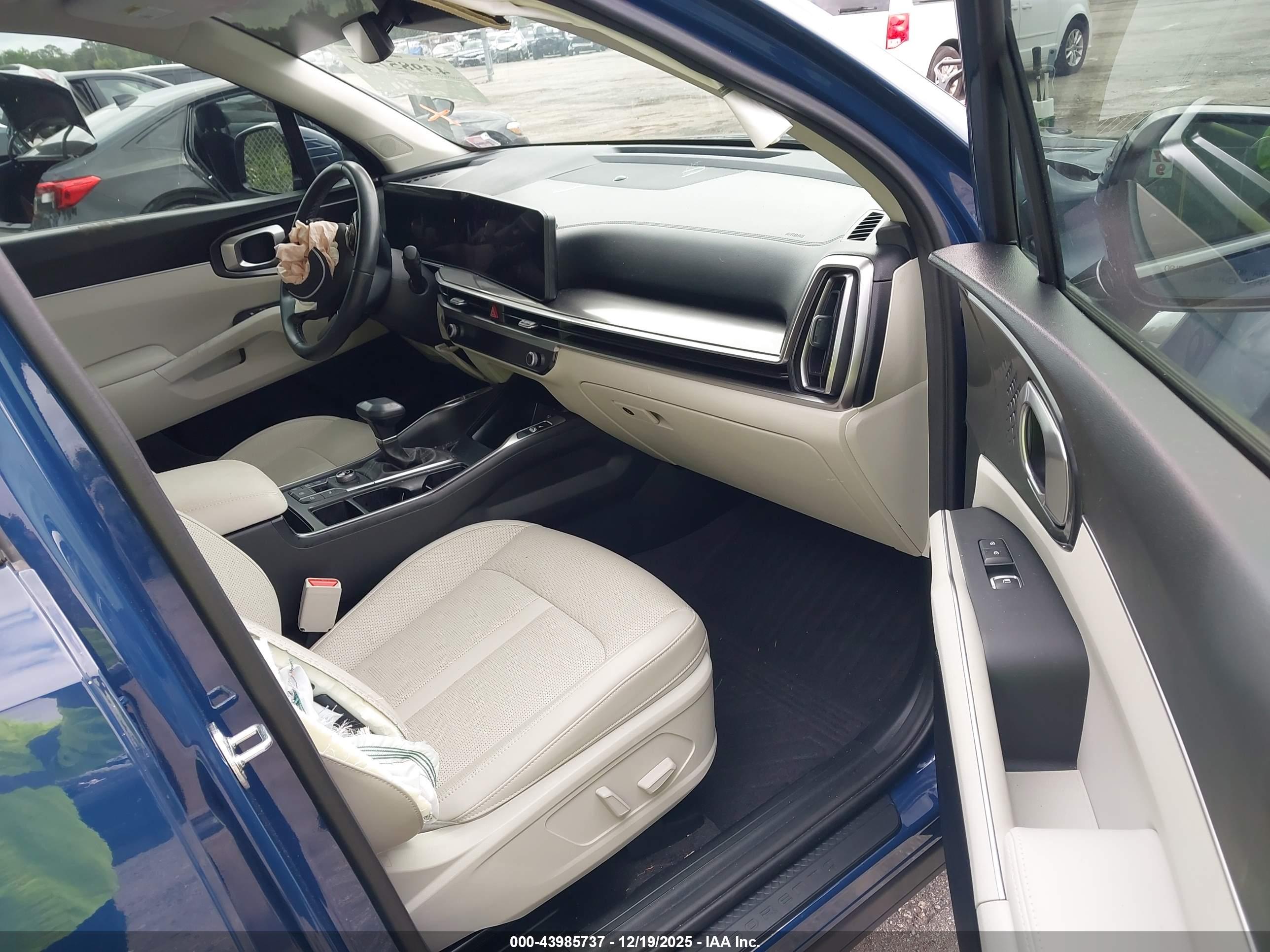KIA SORENTO image 5