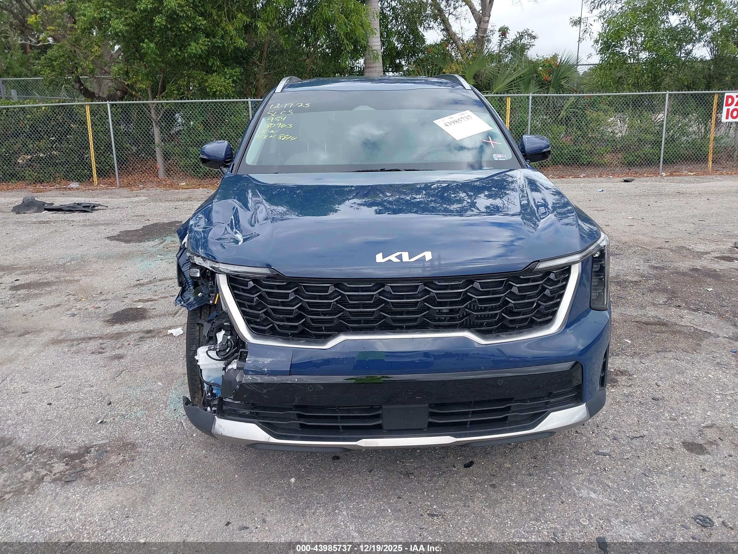 KIA SORENTO image 6