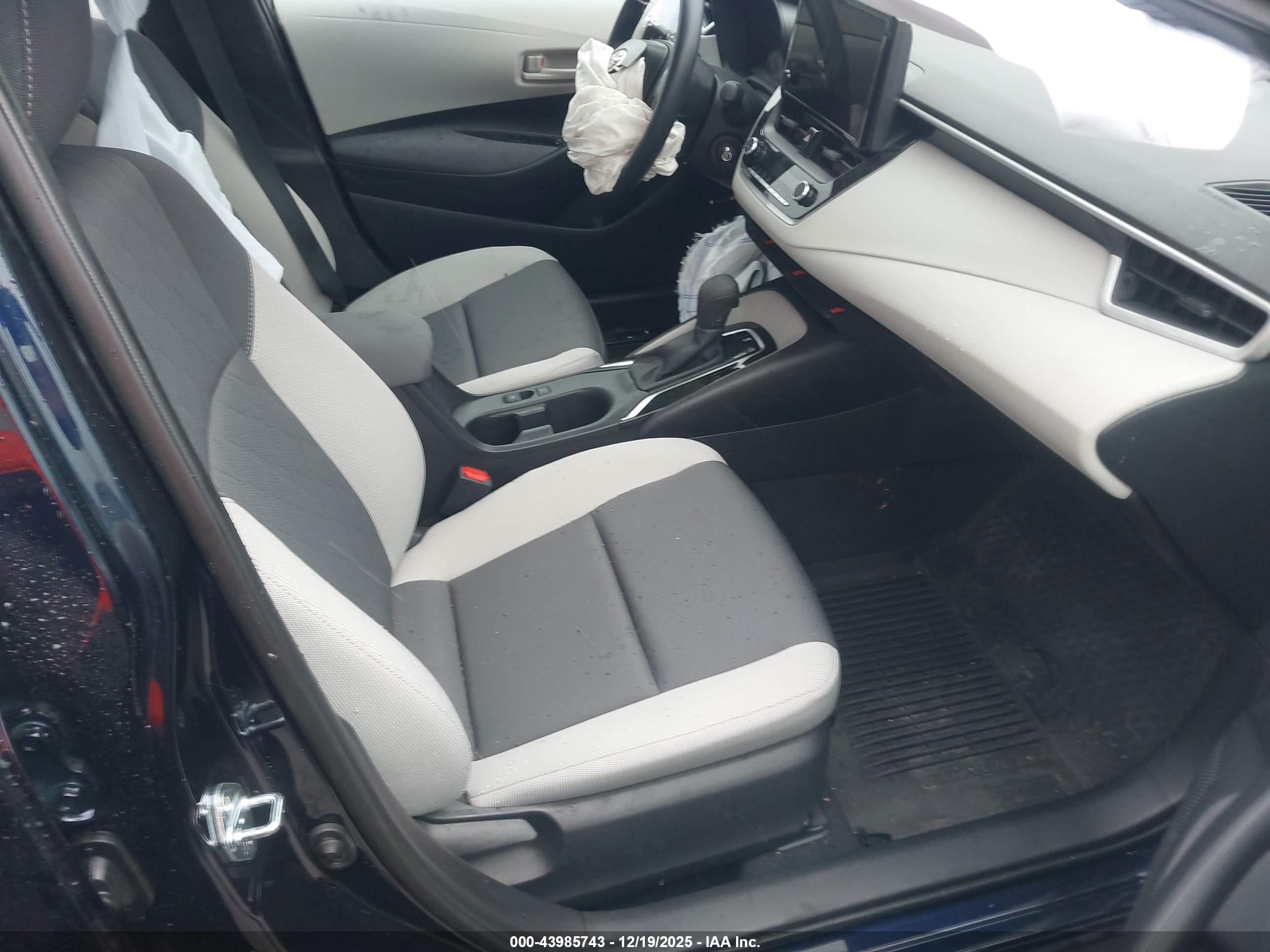 TOYOTA COROLLA image 5