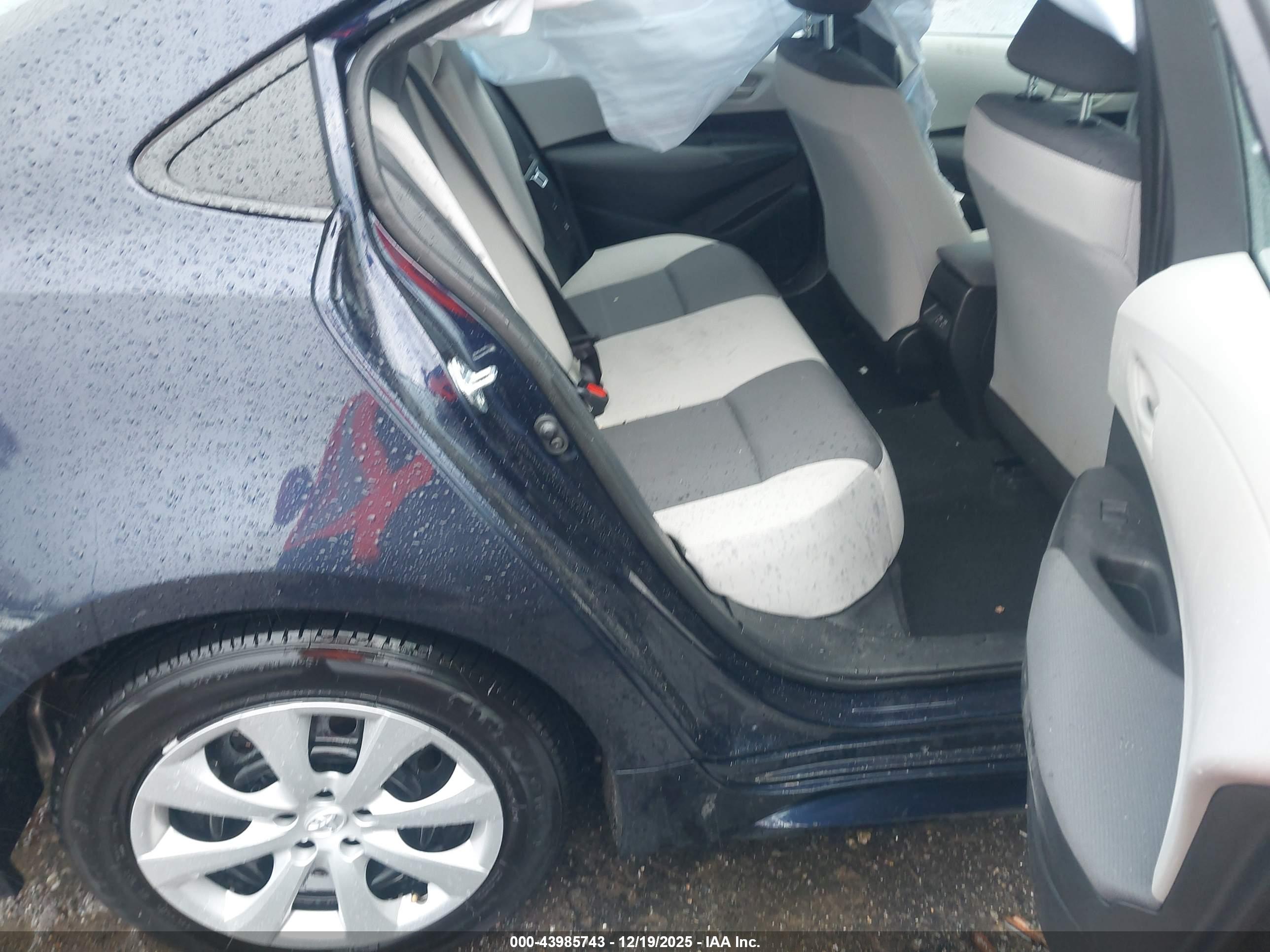 TOYOTA COROLLA image 8