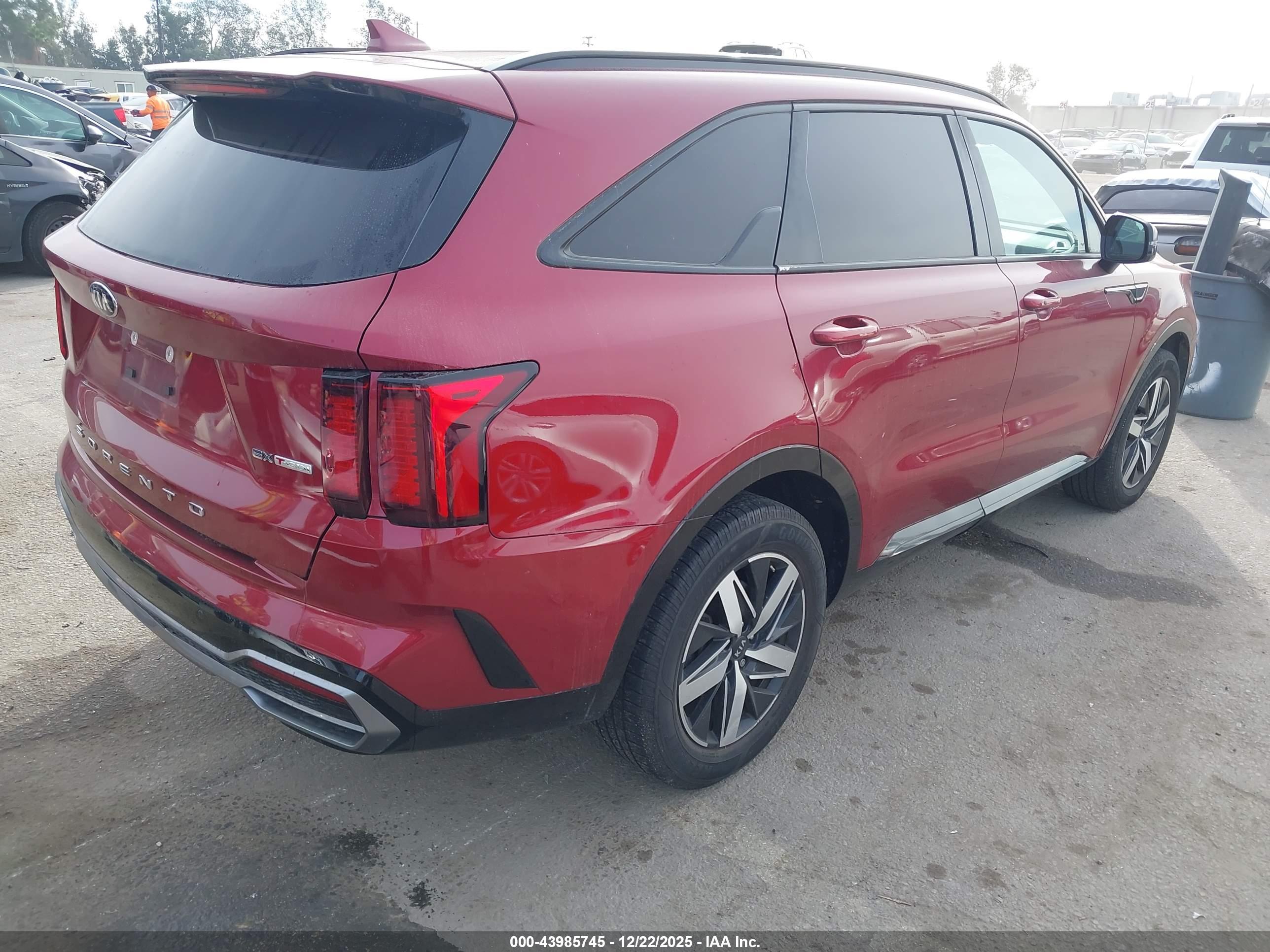 KIA SORENTO image 4