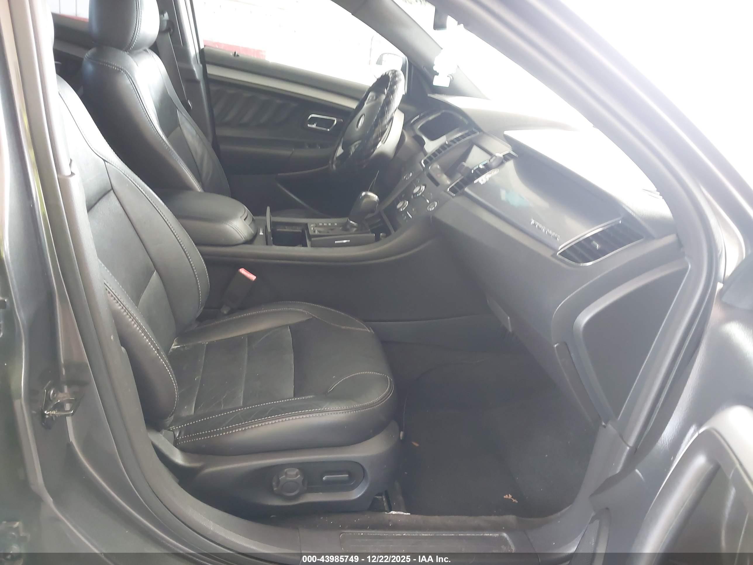 FORD TAURUS image 5
