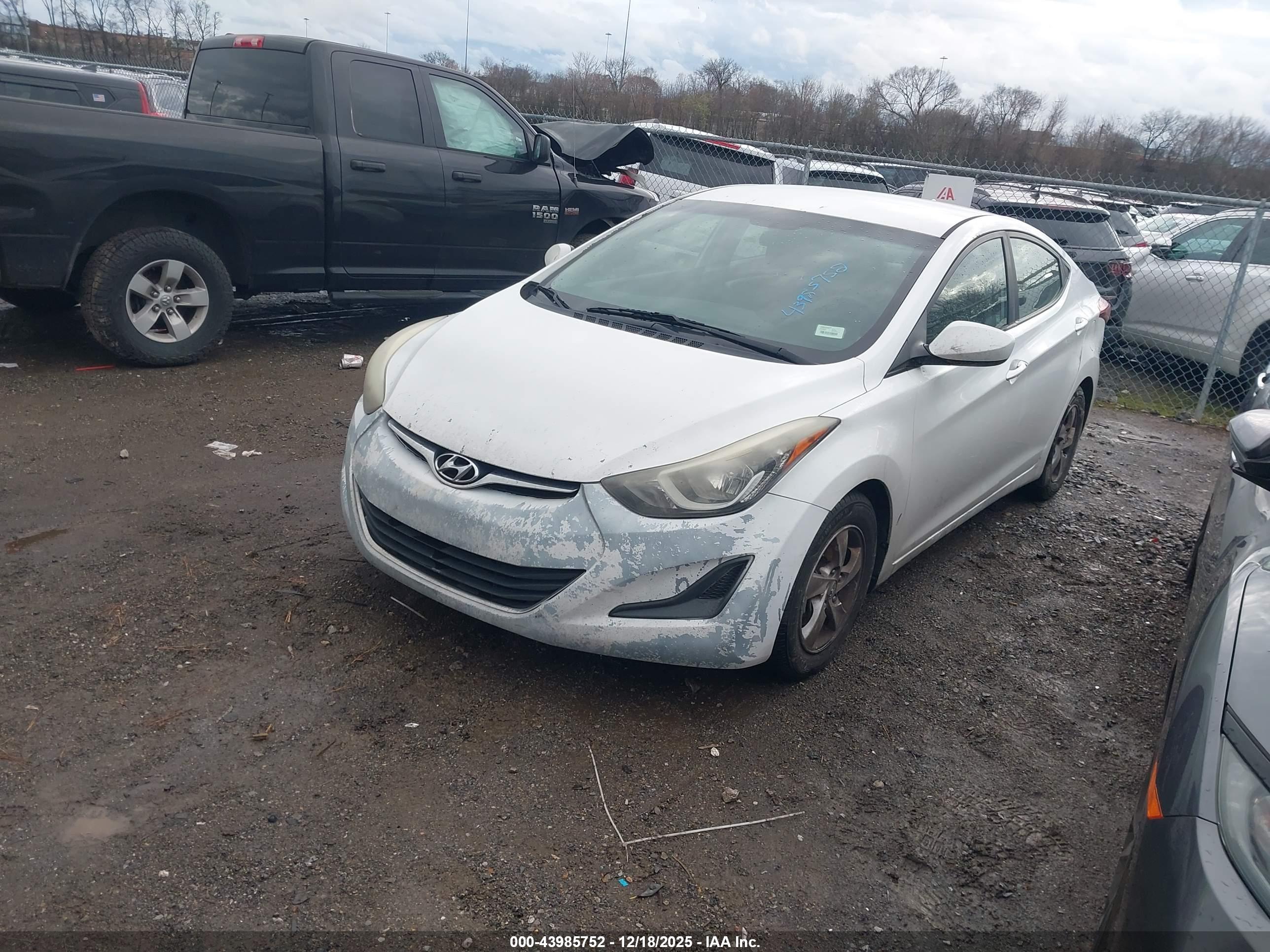 HYUNDAI ELANTRA image 2